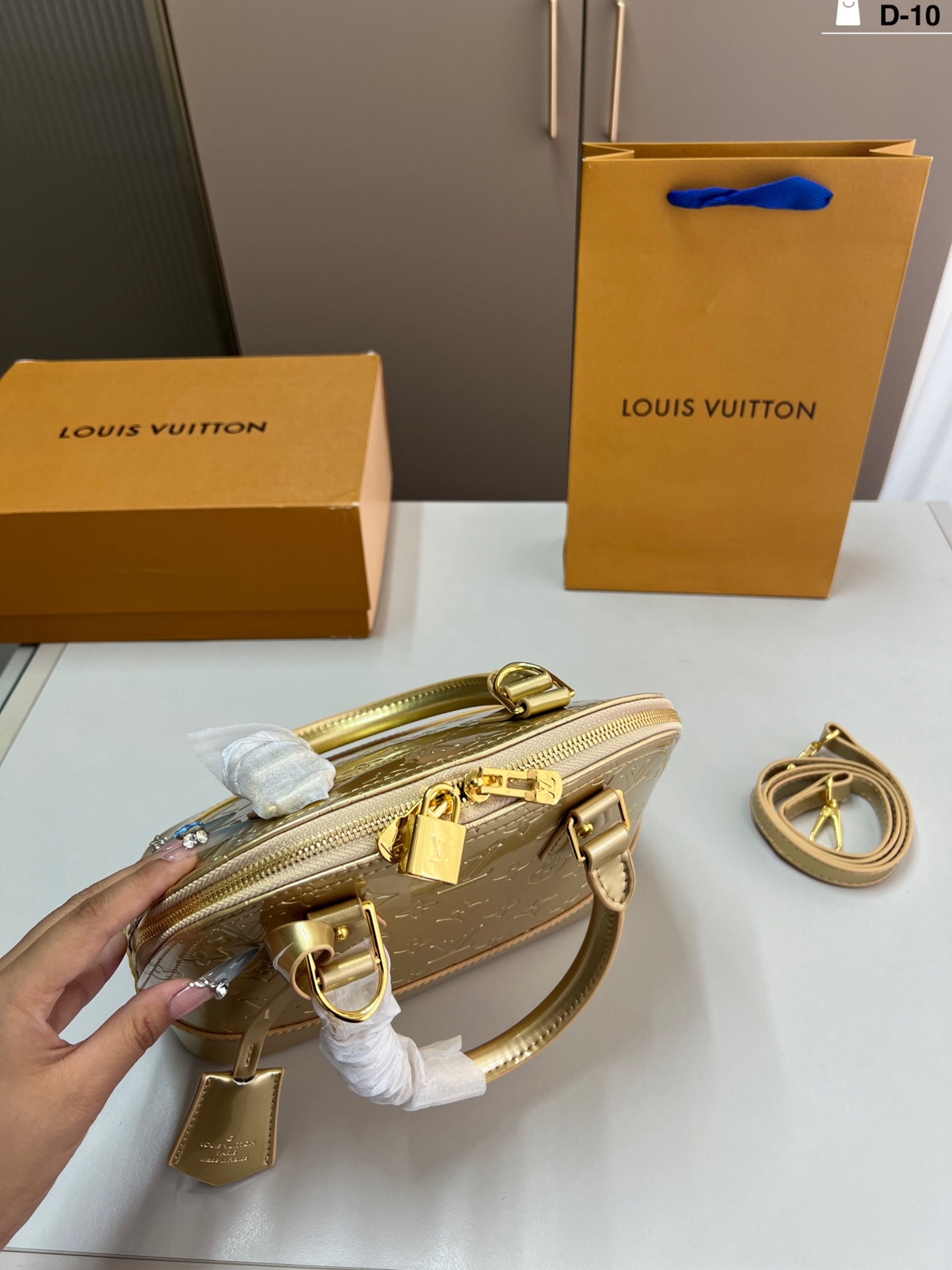 louis-new-arrival-gold-silver-bb-bag-size-25-18-cm-1969