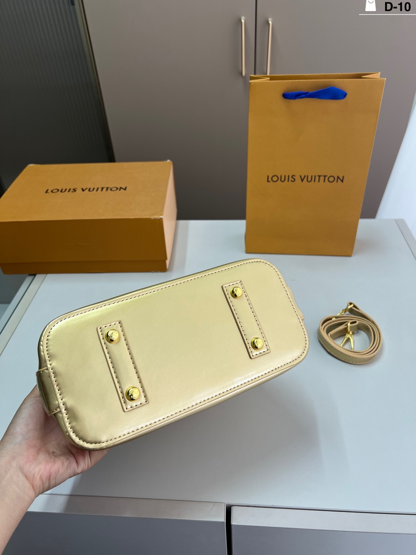 louis-new-arrival-gold-silver-bb-bag-size-25-18-cm-1969