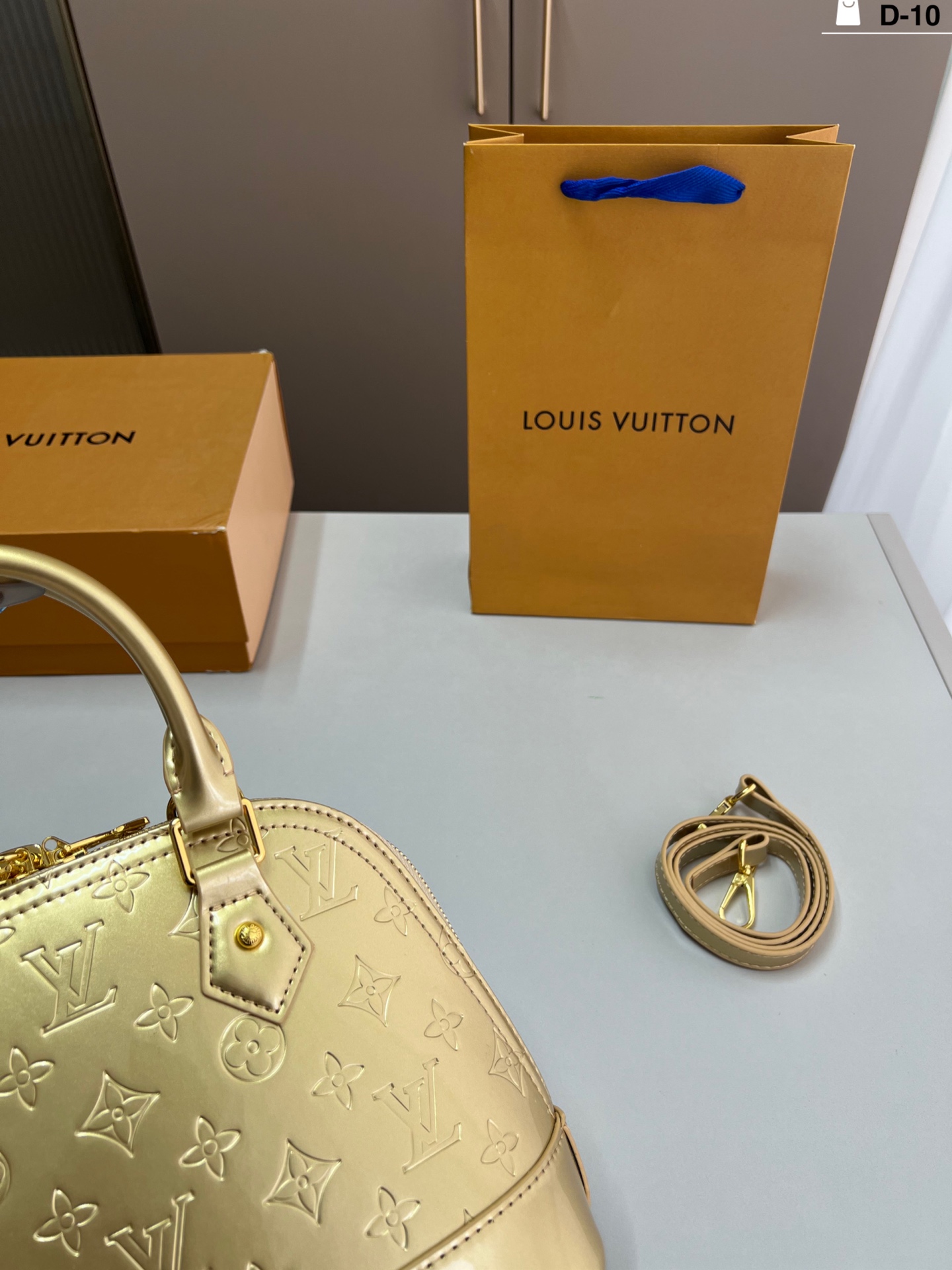 louis-new-arrival-gold-silver-bb-bag-size-25-18-cm-1969