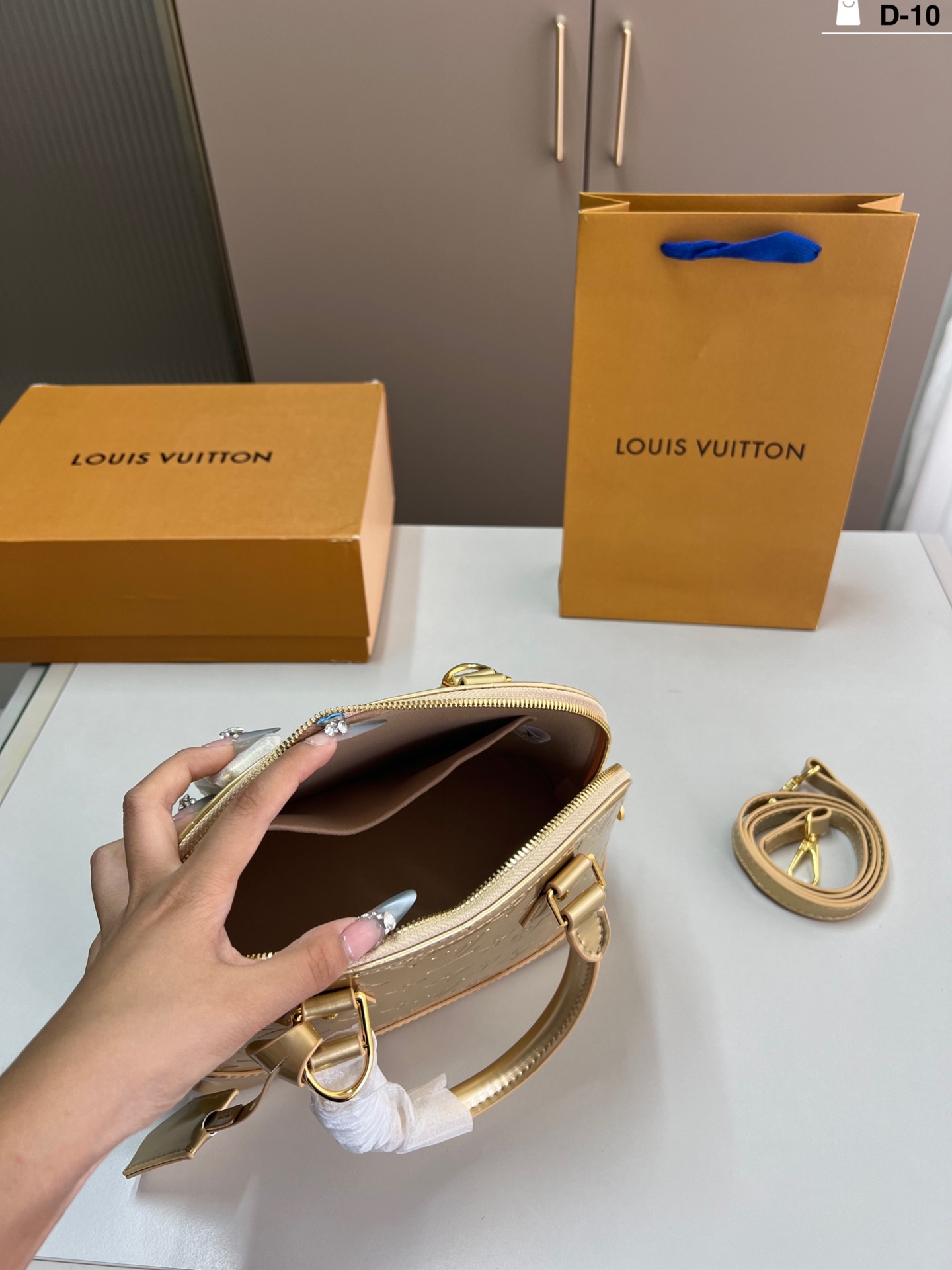 louis-new-arrival-gold-silver-bb-bag-size-25-18-cm-1969