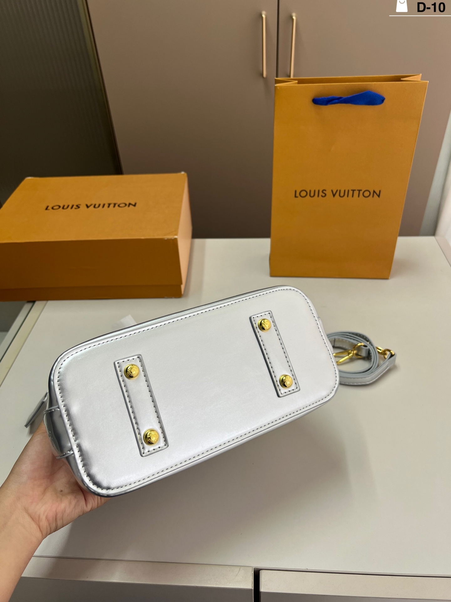 louis-new-arrival-gold-silver-bb-bag-size-25-18-cm-1969