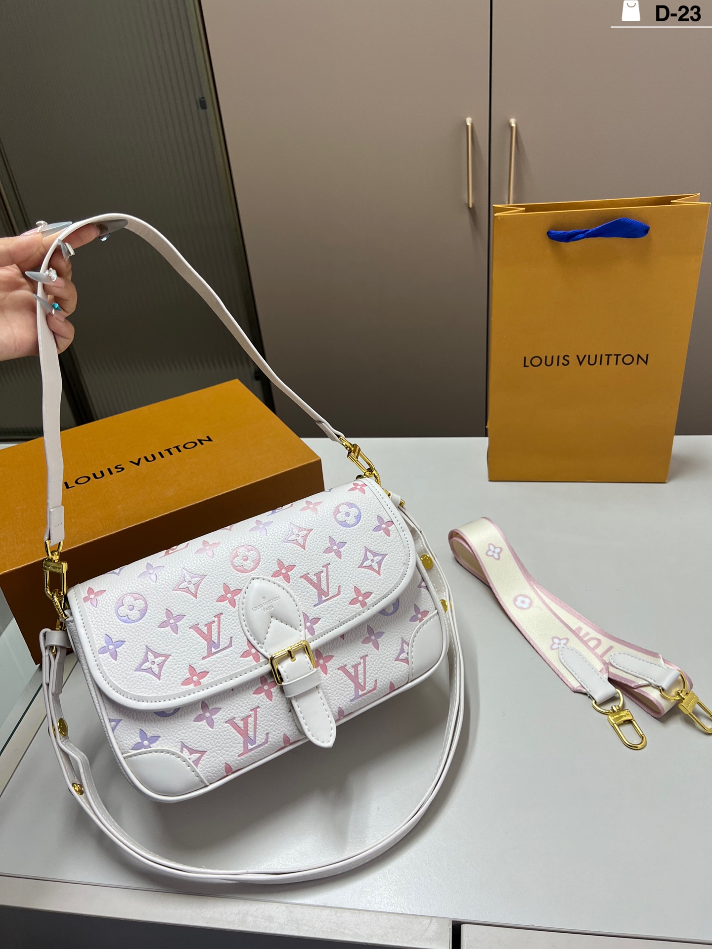 louis-new-arrival-25ss-hobo-bag-size-25-14-cm-1007