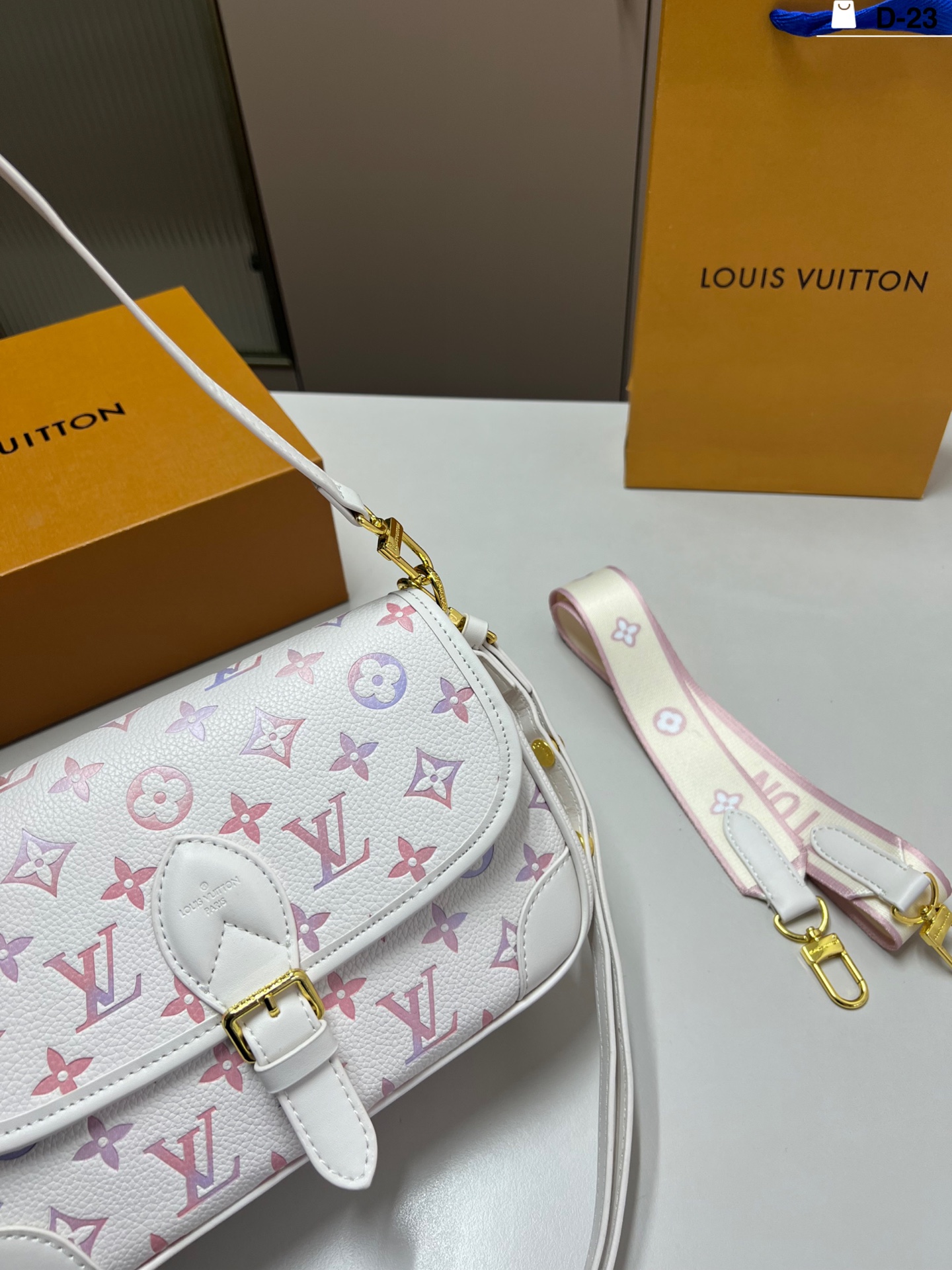 louis new arrival 25ss hobo bag size: 25×14 cm