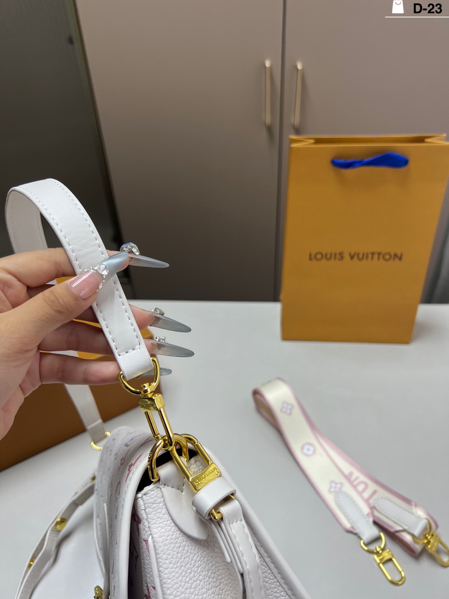 louis new arrival 25ss hobo bag size: 25×14 cm