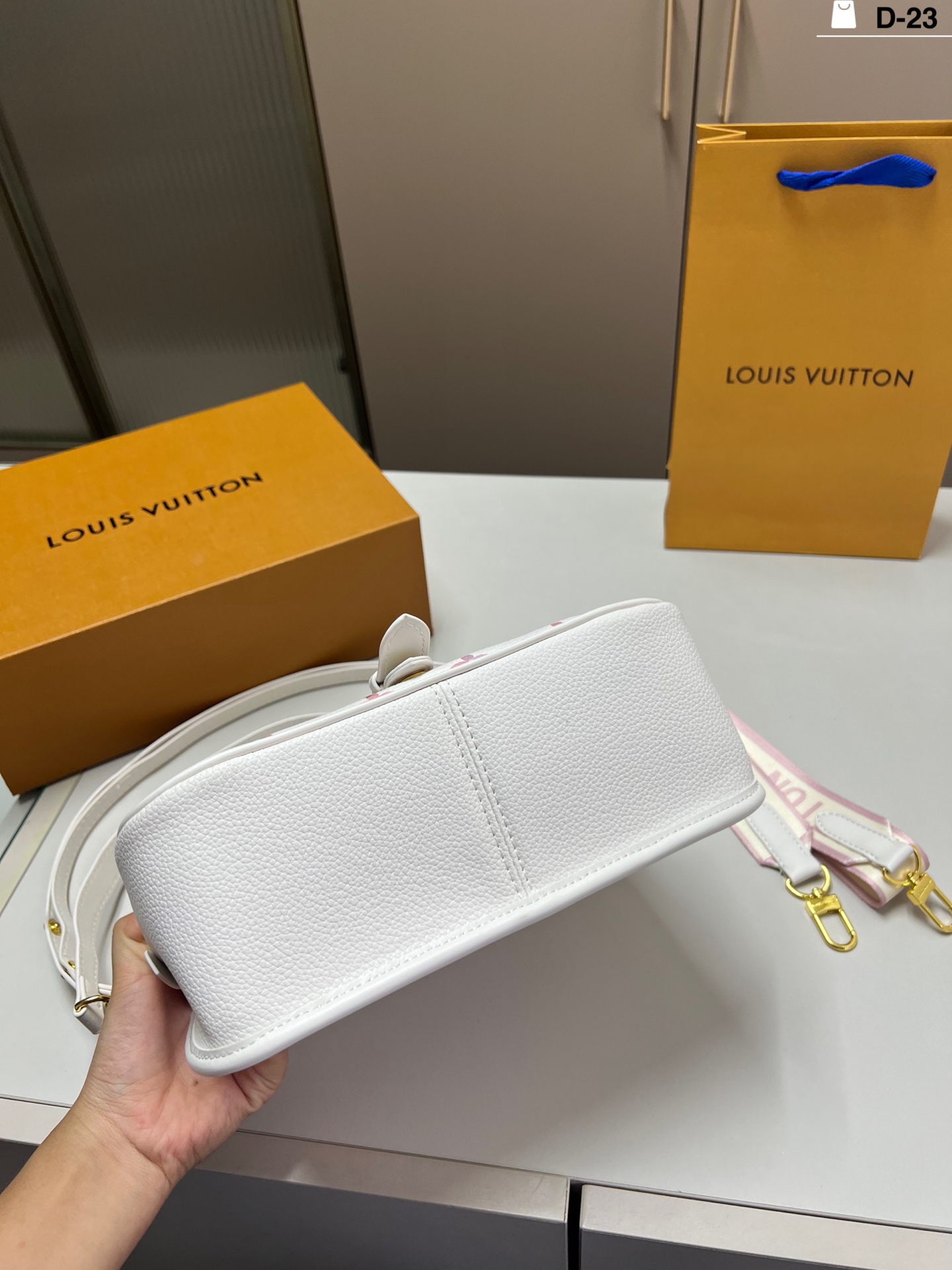 louis new arrival 25ss hobo bag size: 25×14 cm