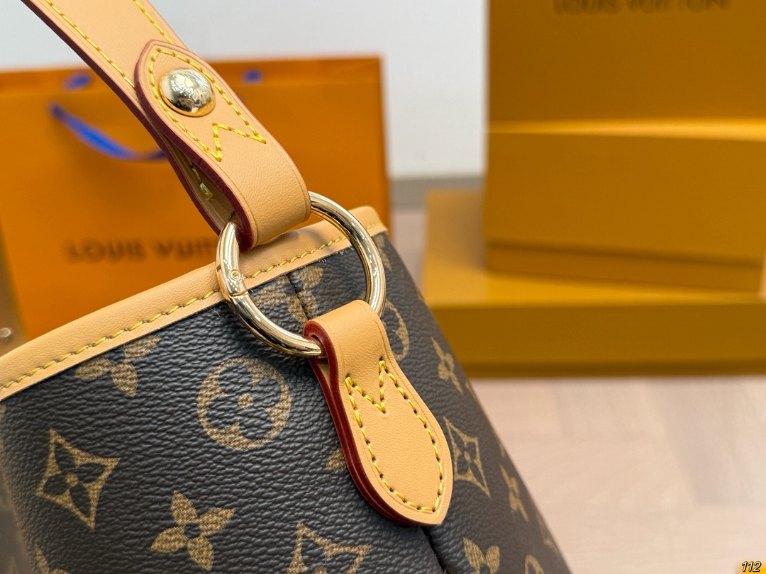 Louis new arrival vintage tote bag size: 40 * 29 cm