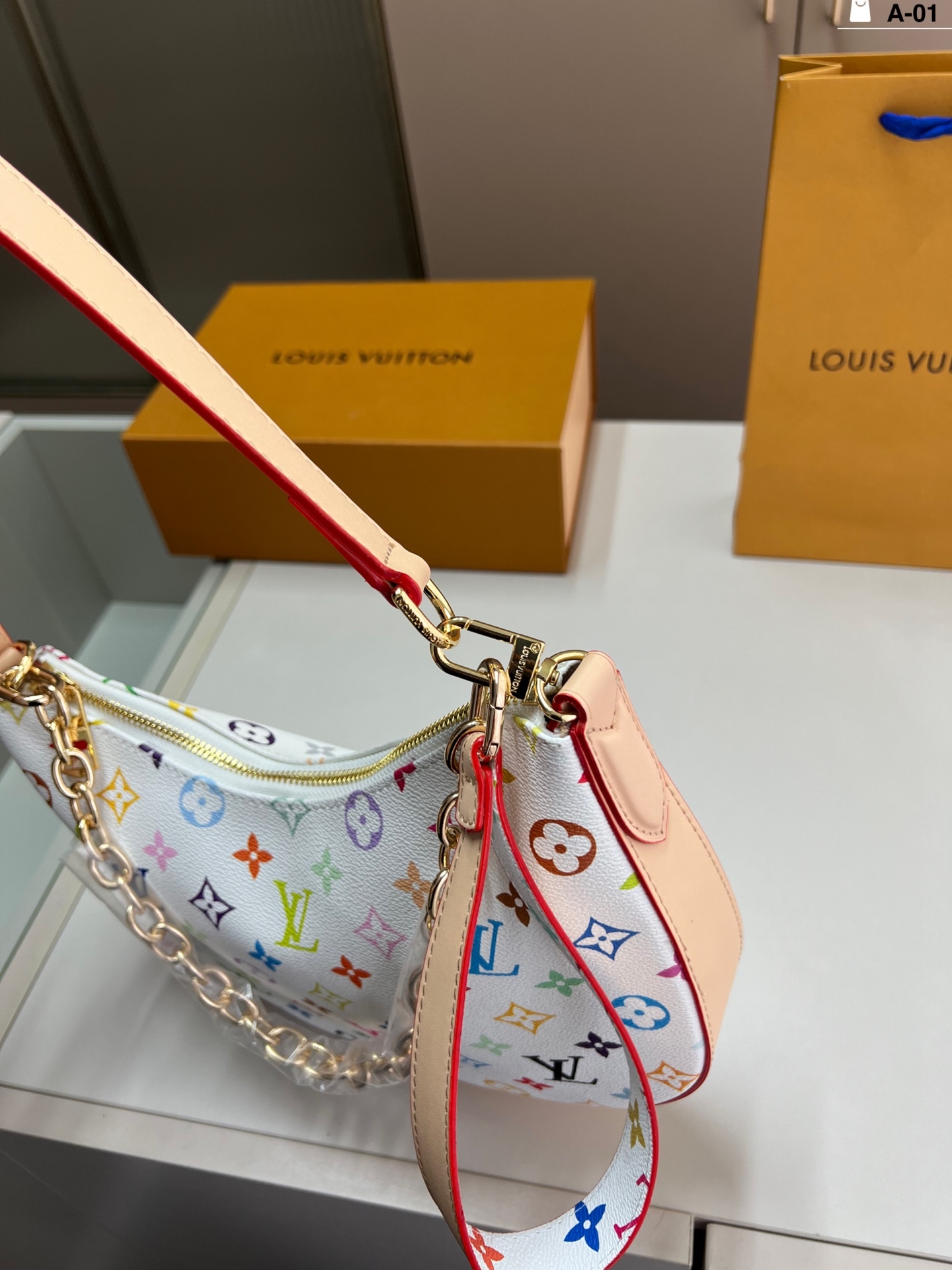 louis new arrival Cookie bb bag size: 28*19 cm