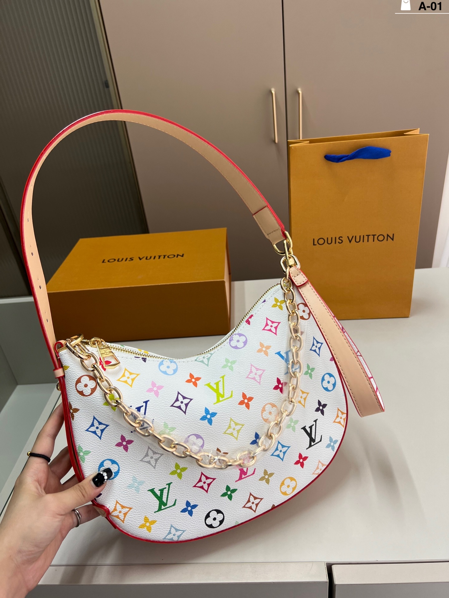 louis new arrival Cookie bb bag size: 28*19 cm