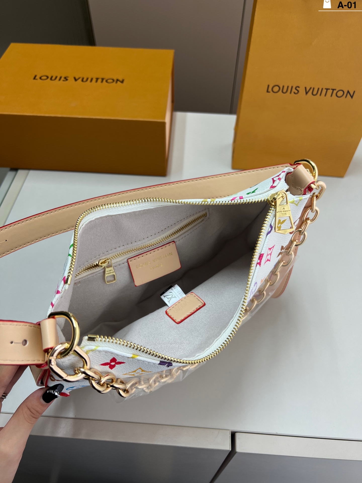 louis new arrival Cookie bb bag size: 28*19 cm