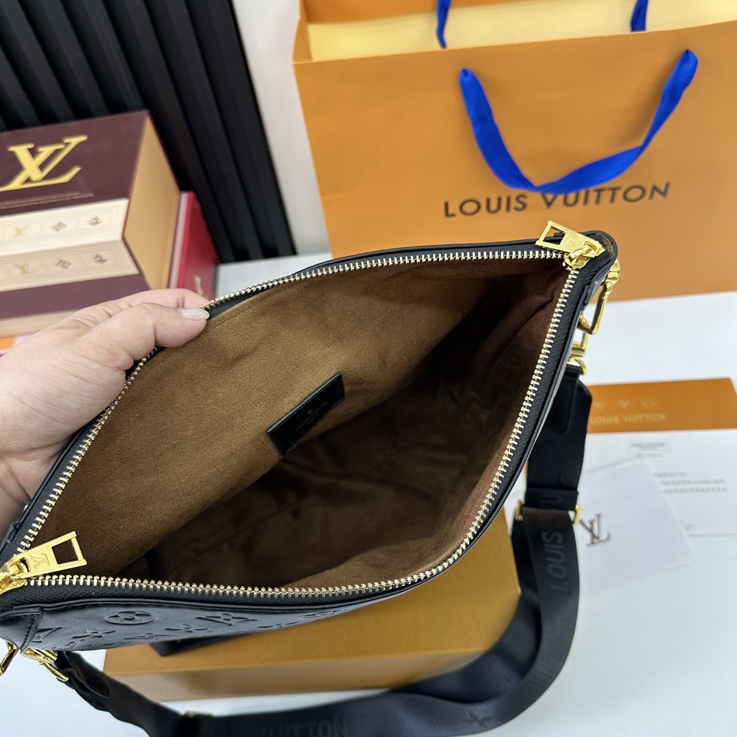 louis-new-arrival-coussin-bag-size-33-25cm-4513