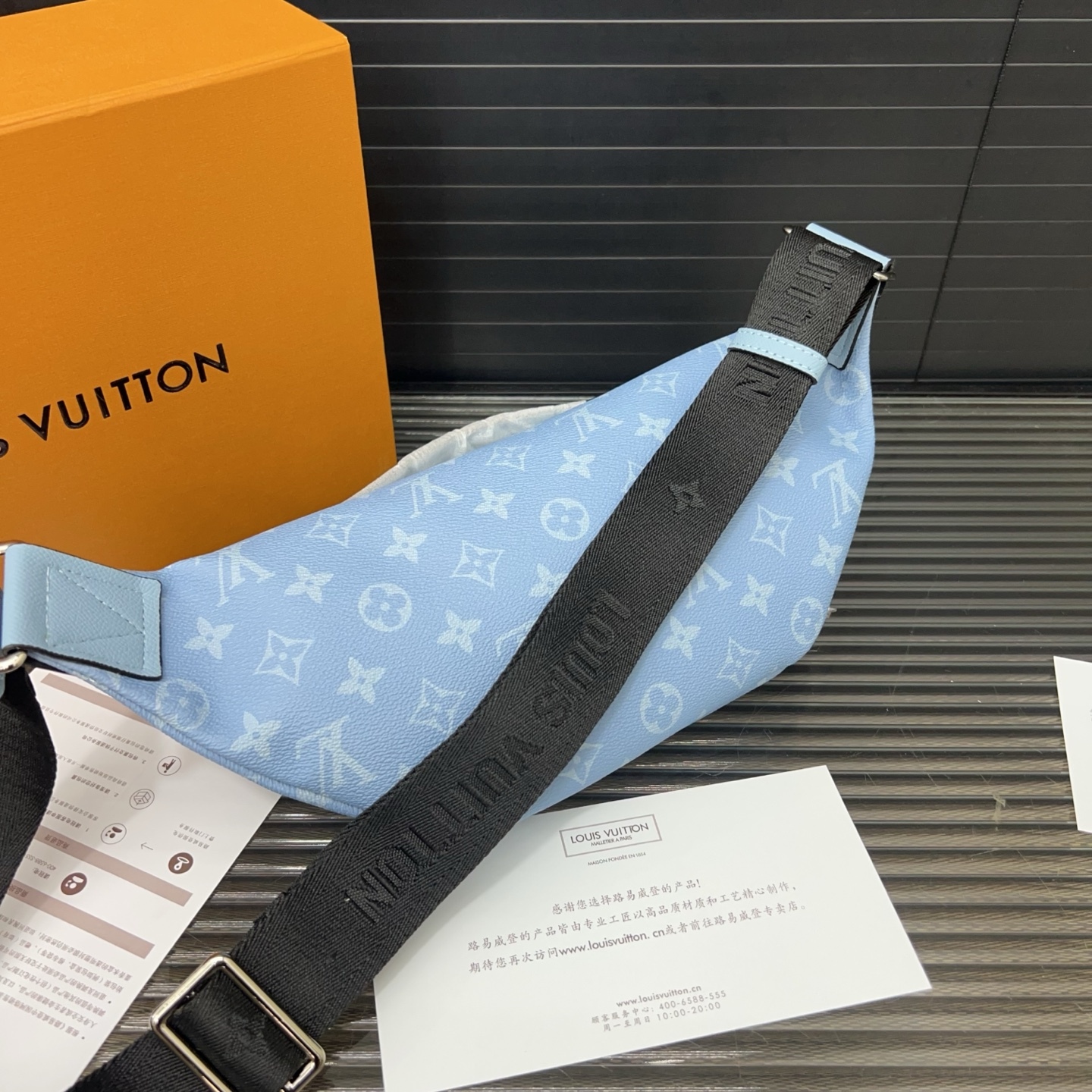 Louis new arrival Bumbag Rush waist bag size: 30*15 cm