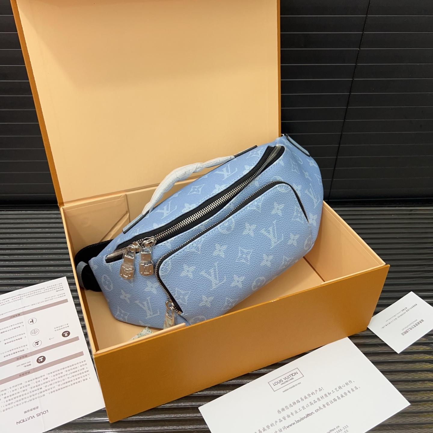 louis-new-arrival-bumbag-rush-waist-bag-size-30-15-cm-7419