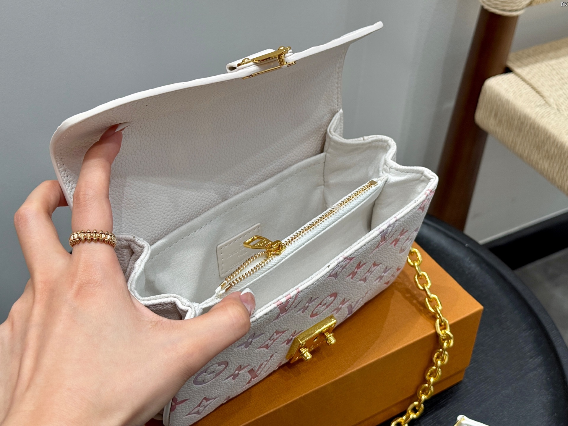 Louis new arrival Metis pink bag size: 21*13cm