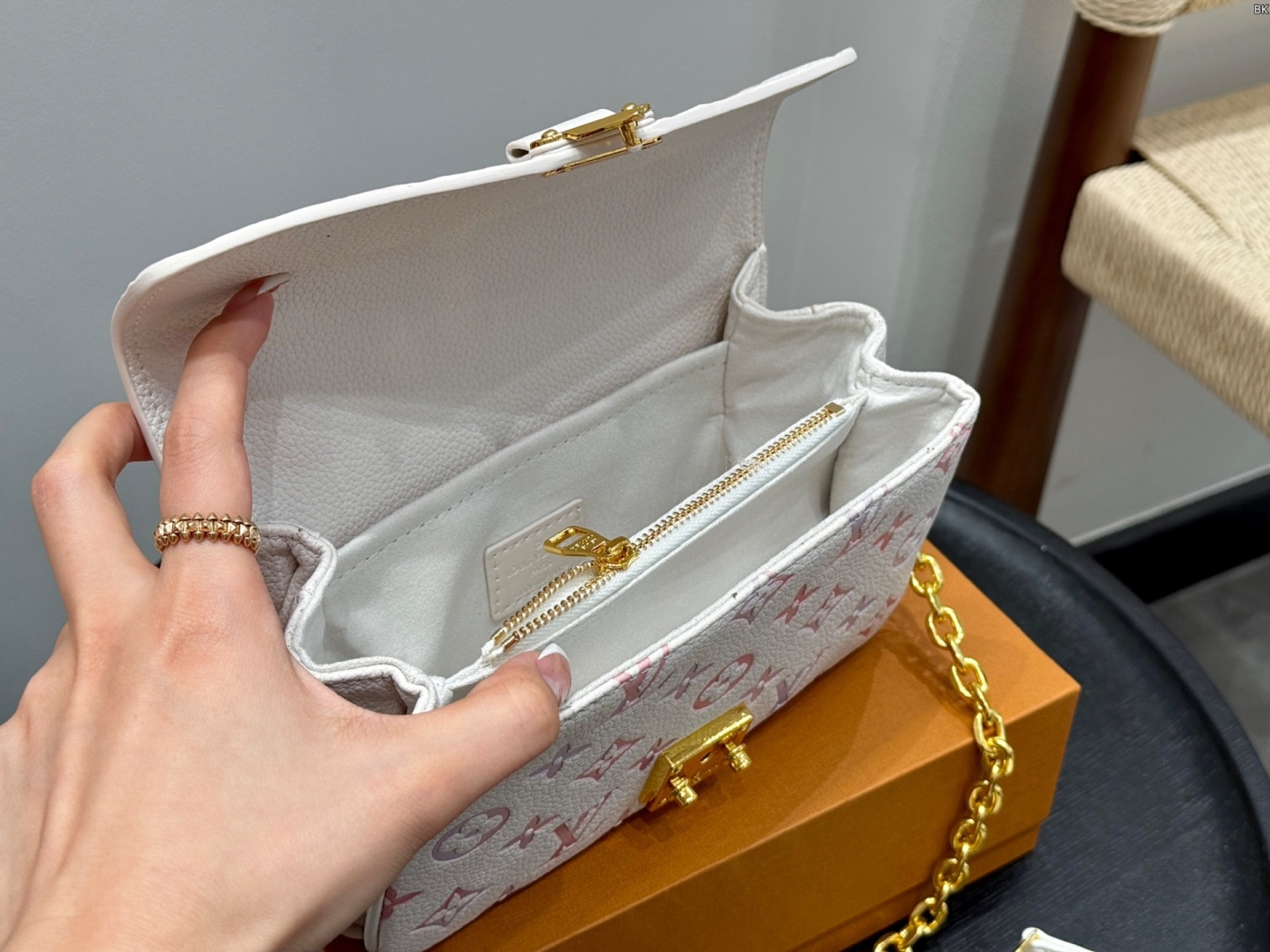 Louis new arrival Metis pink bag size: 21*13cm