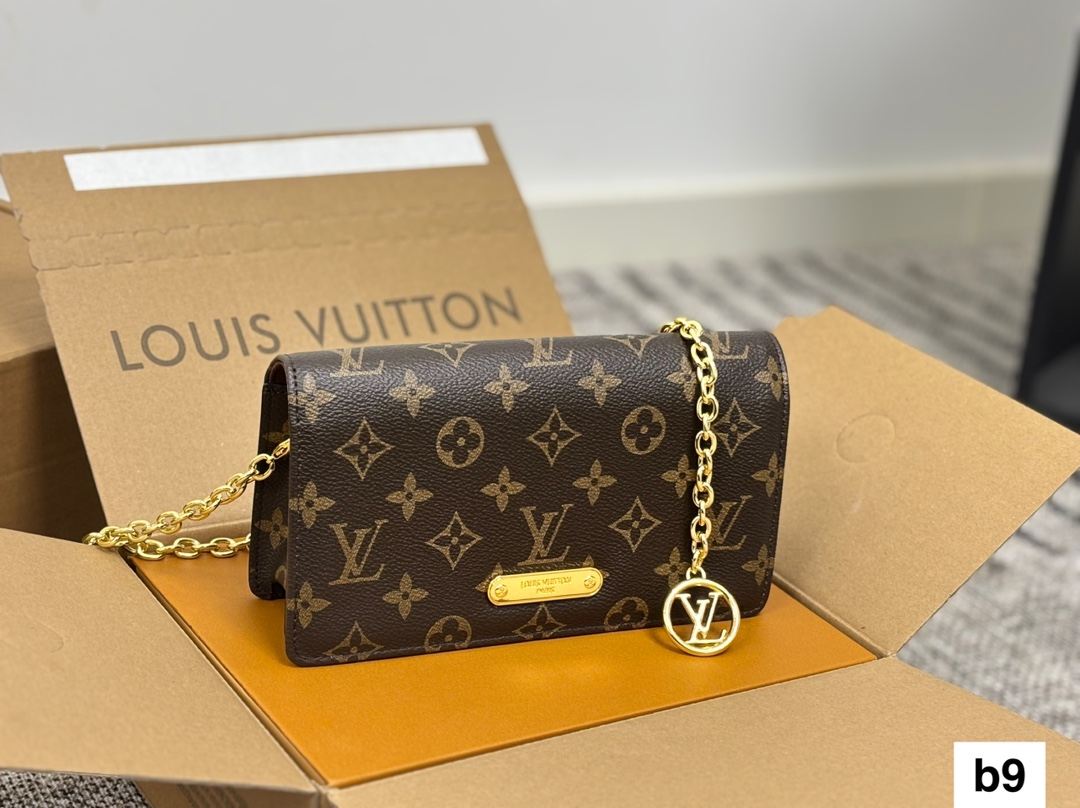 Louis new arrival Wallet On Chain Lily size: 21*11 cm