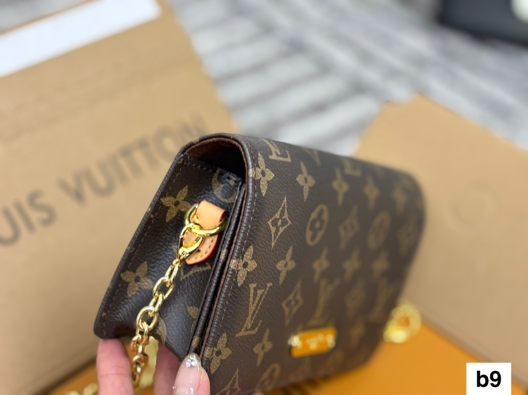 Louis new arrival Wallet On Chain Lily size: 21*11 cm