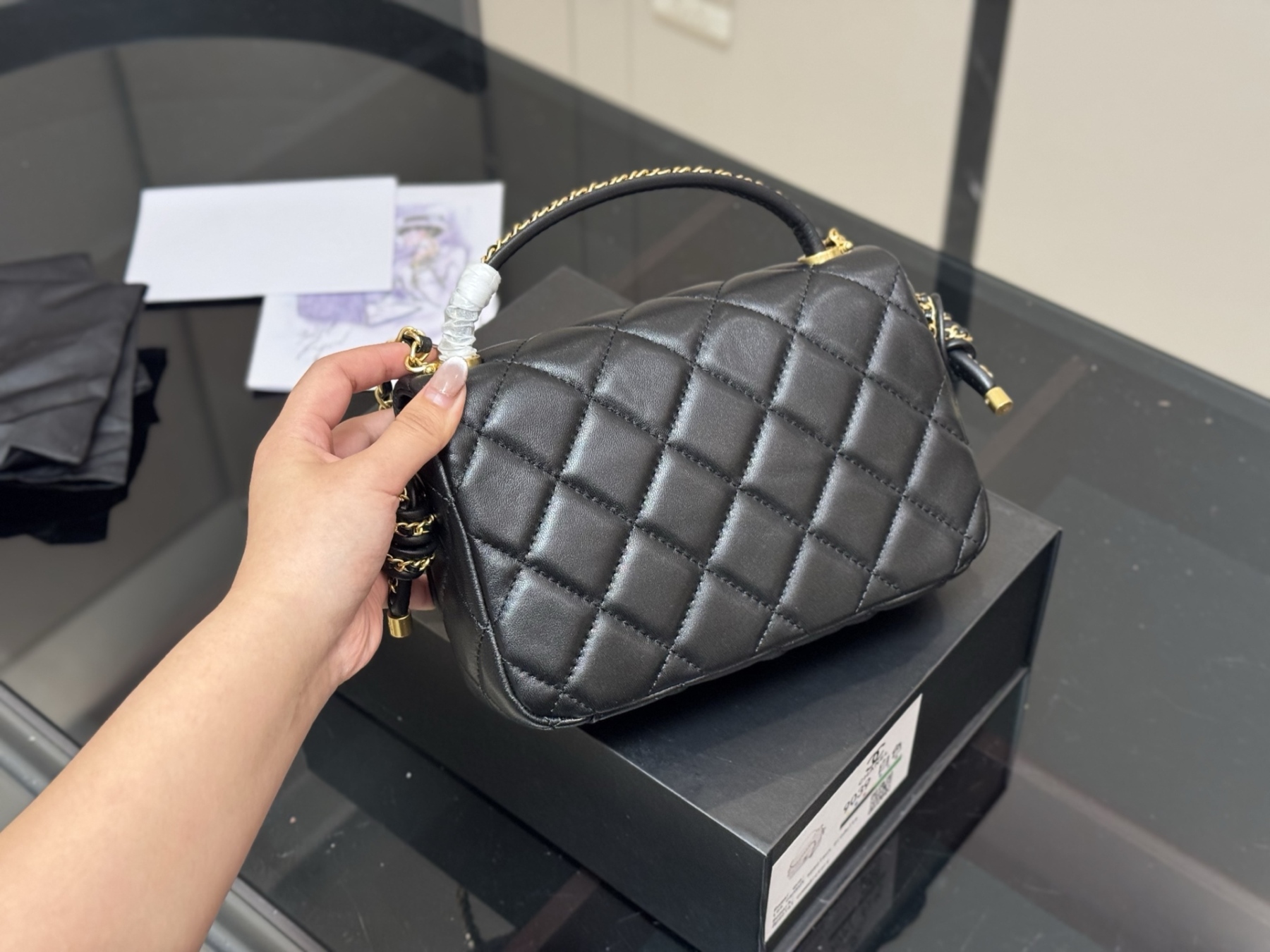 cc-new-arrival-woc-chain-bag-size-21-15-cm-4446