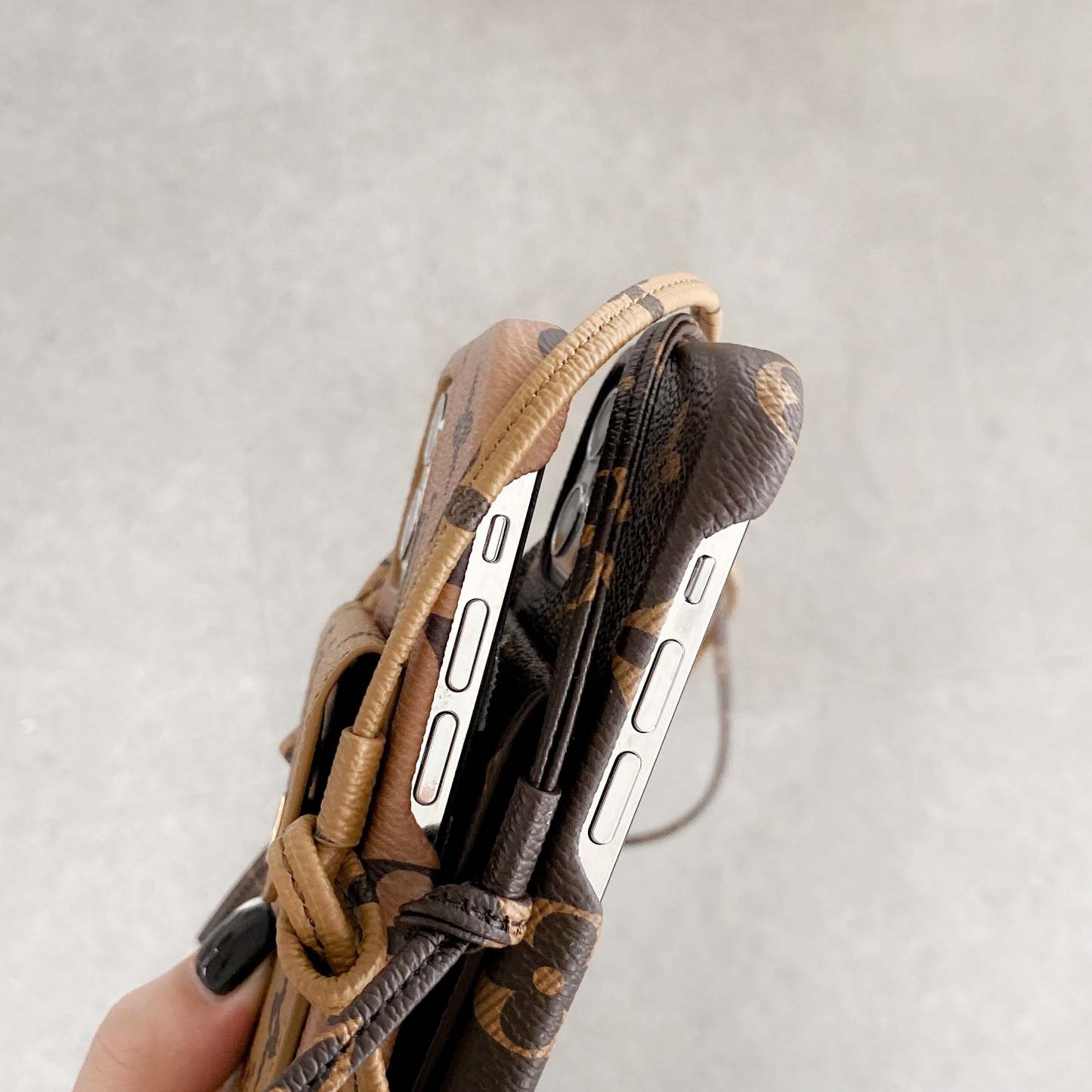 lou-leather-chain-iphone-case-3583