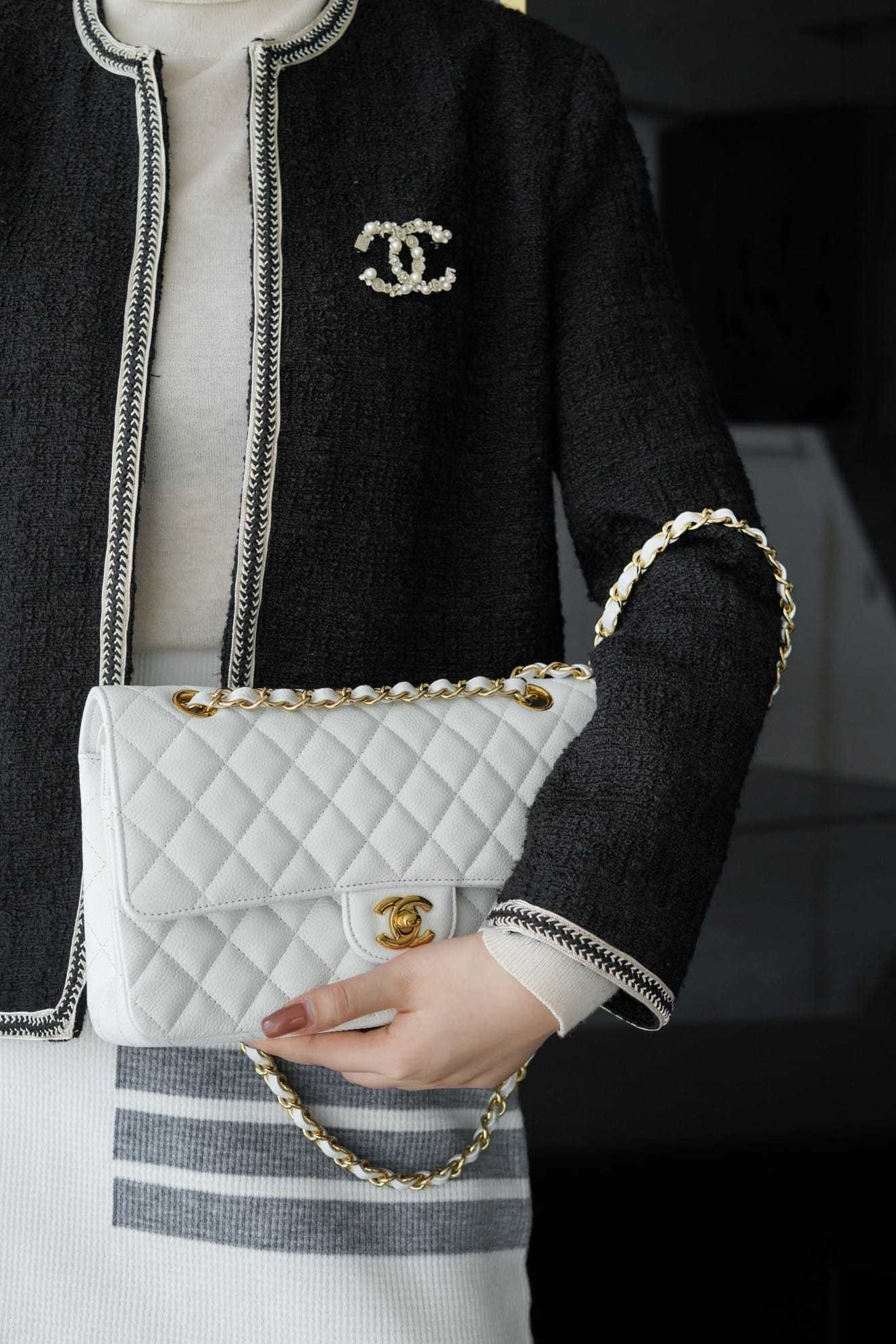 CC CF25 Classic flap bag Caviar leather