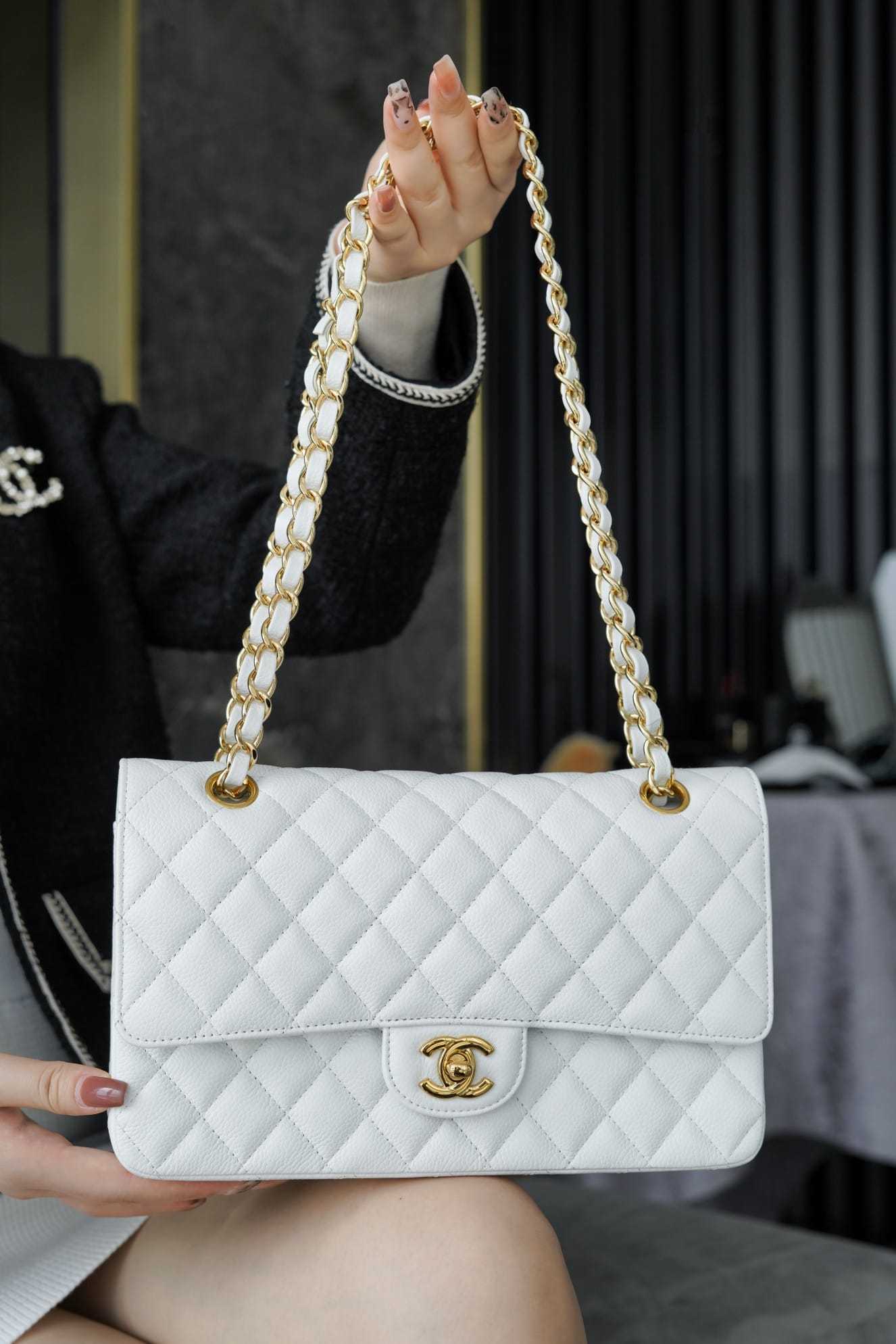 CC CF25 Classic flap bag Caviar leather