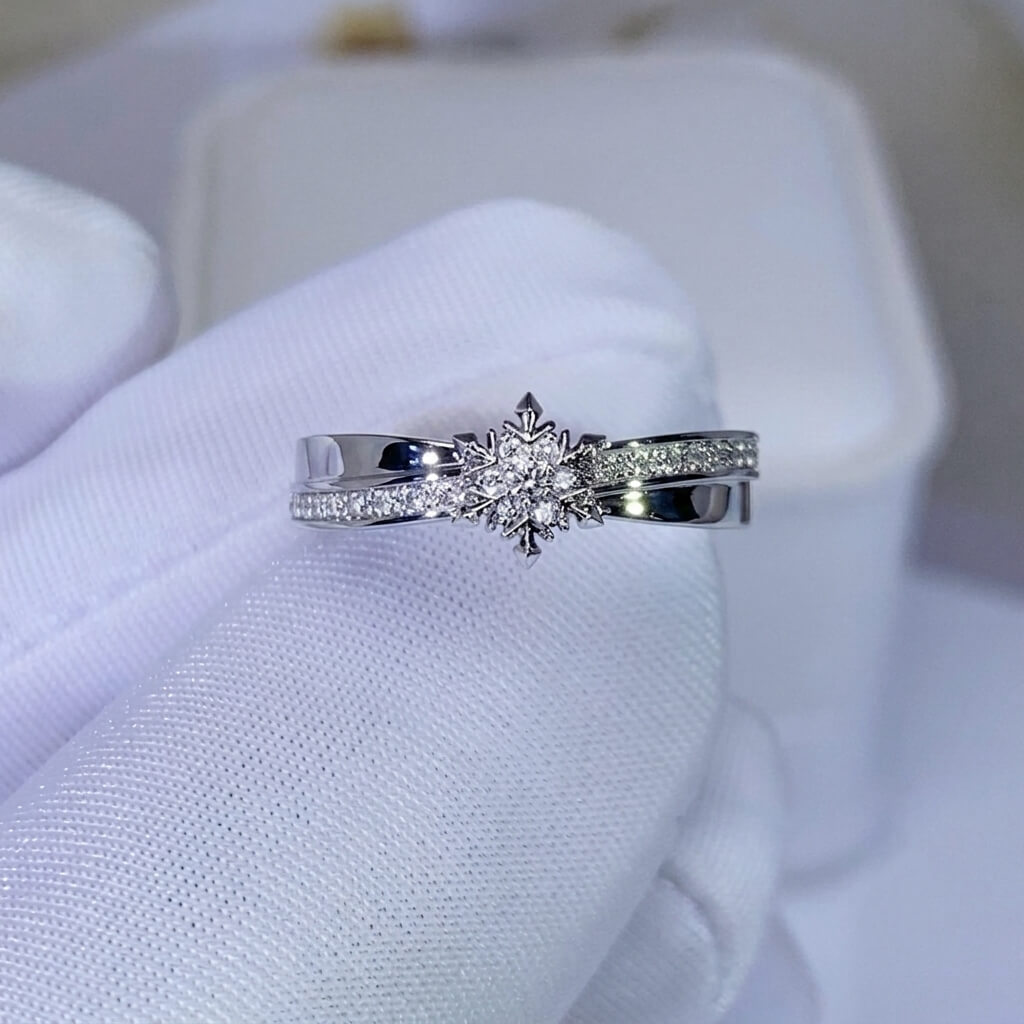 Never-melting Snowflake | 925 Sterling Silver Platinum-Plated Moissanite