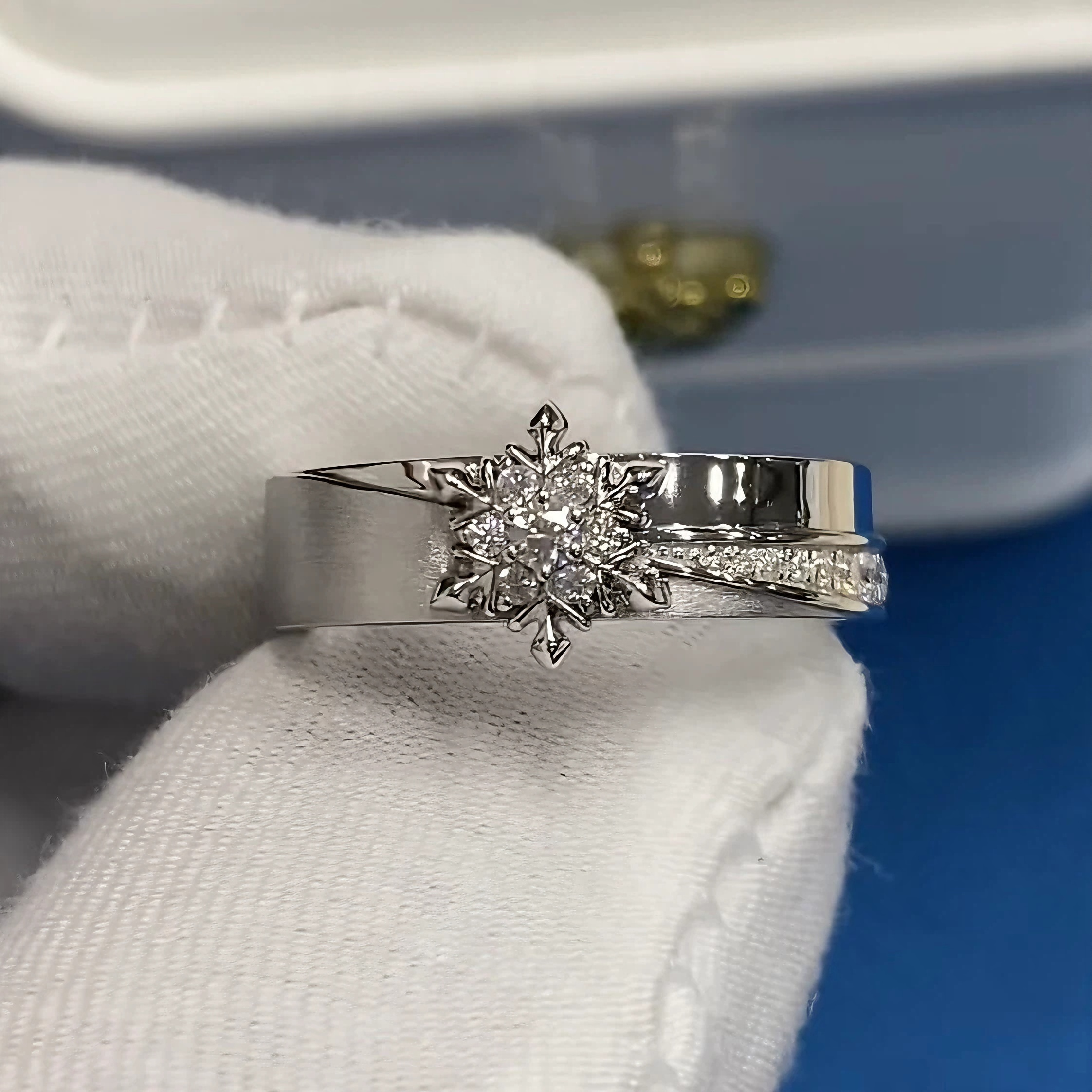 Never-melting Snowflake | 925 Sterling Silver Platinum-Plated Moissanite