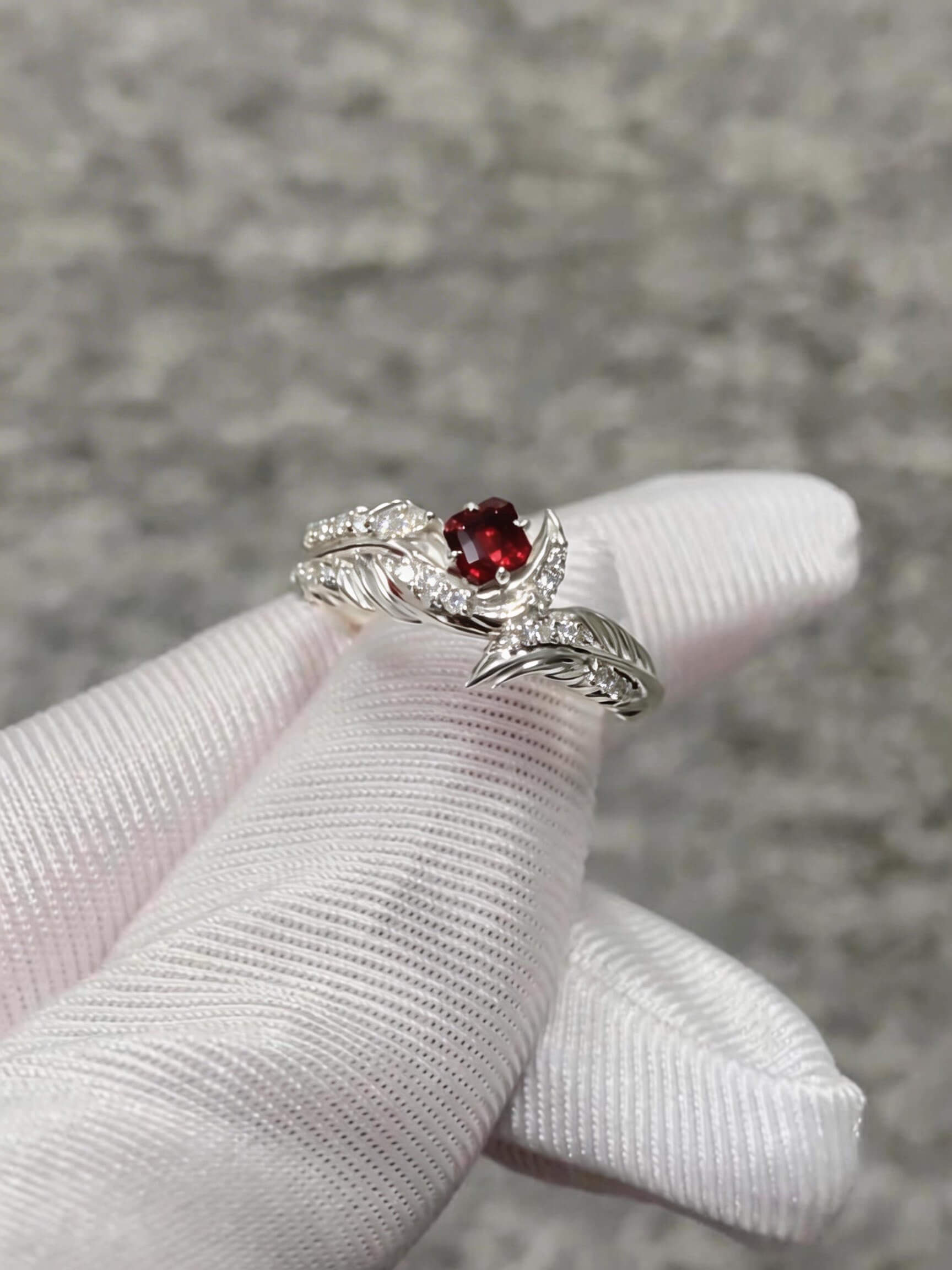 Alternative Darkborne | Feather Ring Set | 925 Silver Platinum-Plated Moissanite & Red Tourmaline
