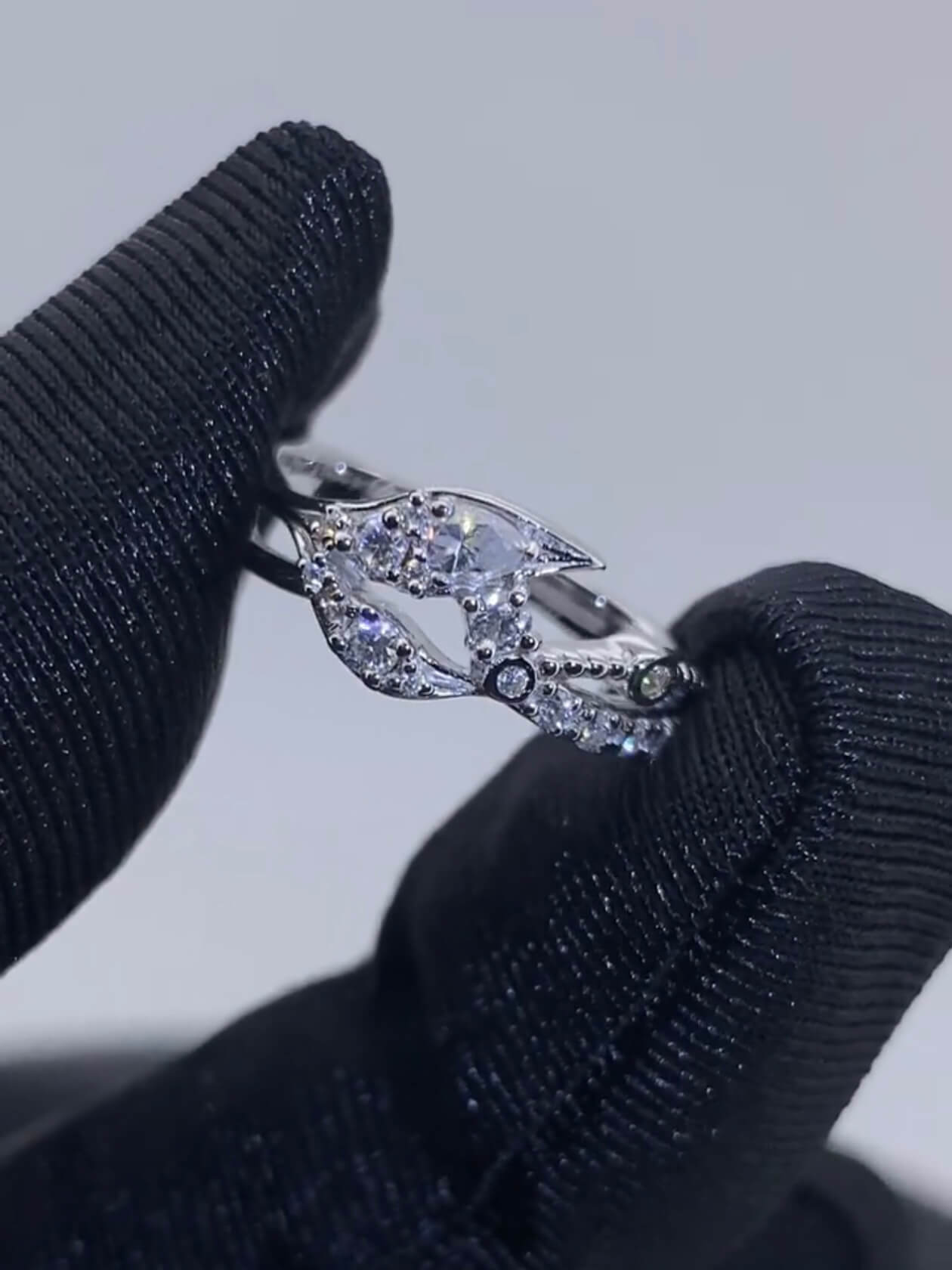 Tidal Devotion | Fishtail Ring  | 925 Sterling Silver Platinum-Plated Moissanite