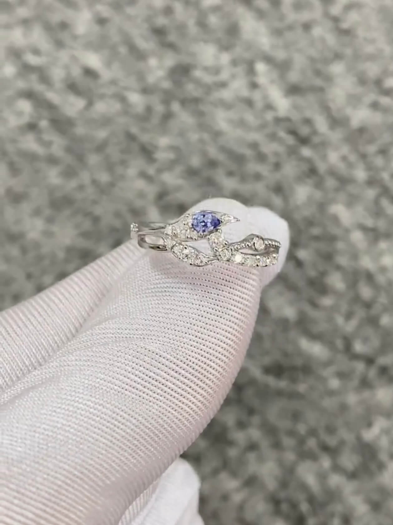 Tidal Devotion | Fishtail Ring  | 925 Sterling Silver Platinum-Plated Moissanite