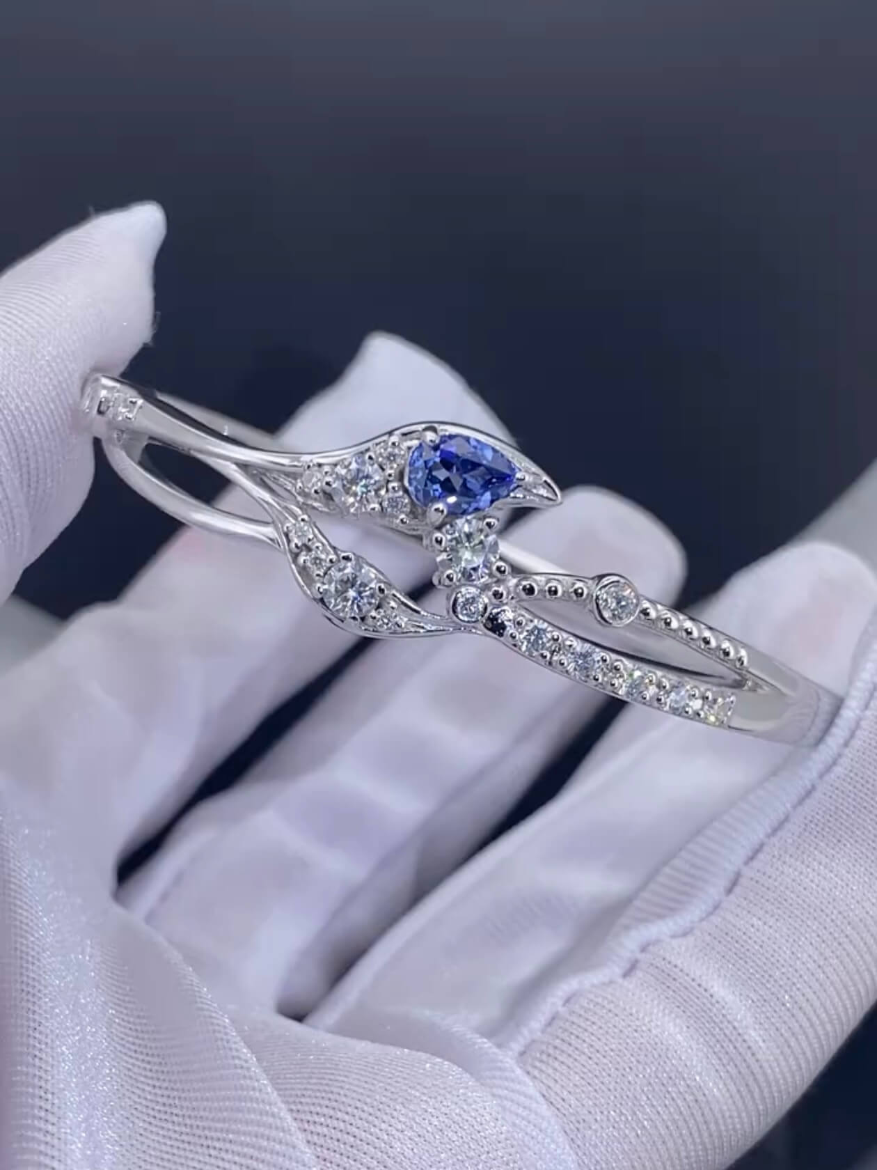 Tidal Devotion | Fishtail Bracelet | Lemurian Affinity 100 Token | Platinum Plated S925