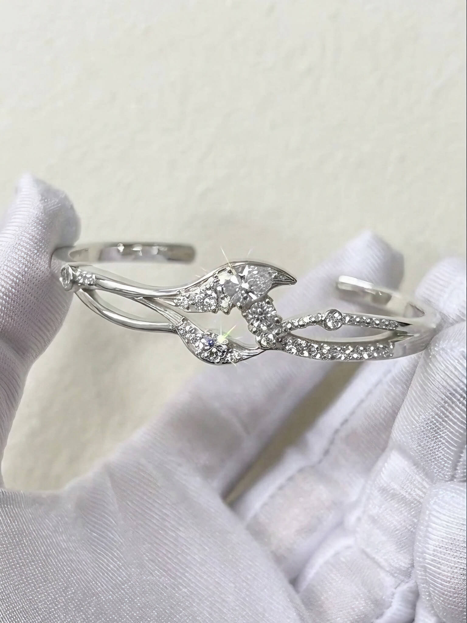 Tidal Devotion | Fishtail Bracelet | Lemurian Affinity 100 Token | Platinum Plated S925