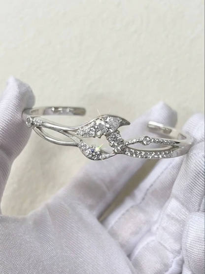 Tidal Devotion | Fishtail Bracelet | Lemurian Affinity 100 Token | Platinum Plated S925