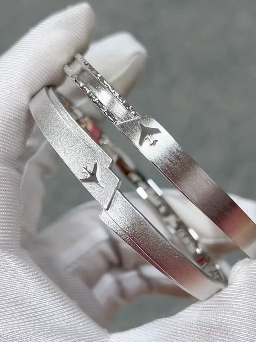 Cloudward Vows | Airplane-Themed Couple Bangle Set | 999 Fine Silver Bangles