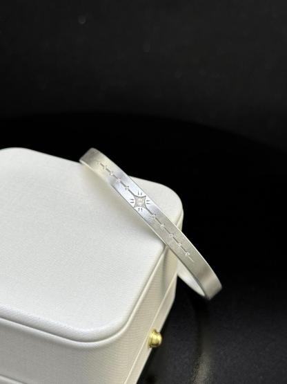 Evening Star Xavier Bangle | 999 Silver Platinum Plated Moissanite