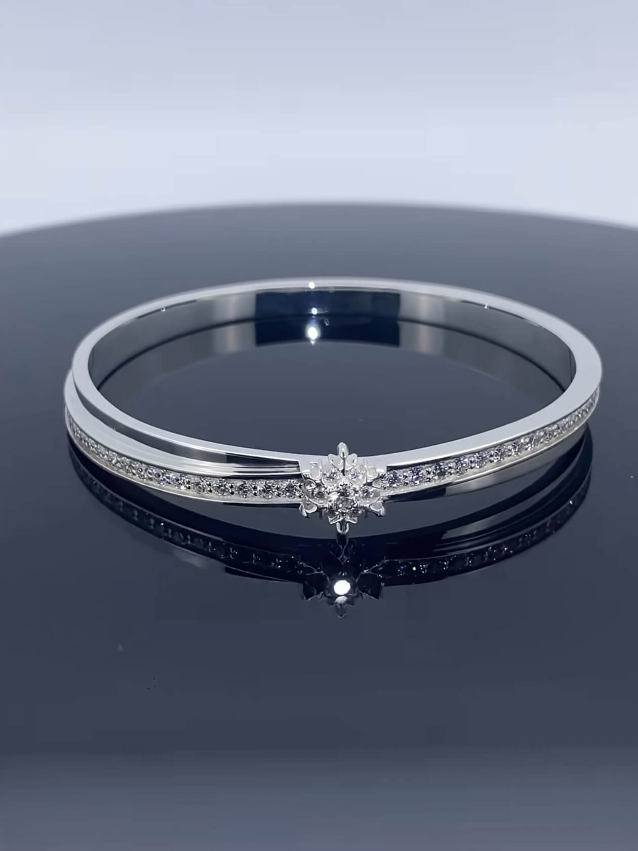 Everlasting Snow Bangle | 999 Pure Silver Platinum-Plated Moissanite