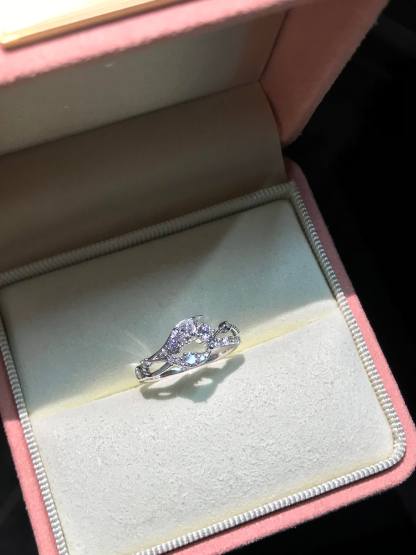 Tidal Devotion | Fishtail Ring  | 925 Sterling Silver Platinum-Plated Moissanite