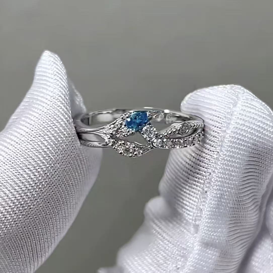 Coiled Devotion | Fishtail Ring  | 925 Sterling Silver Platinum-Plated Moissanite