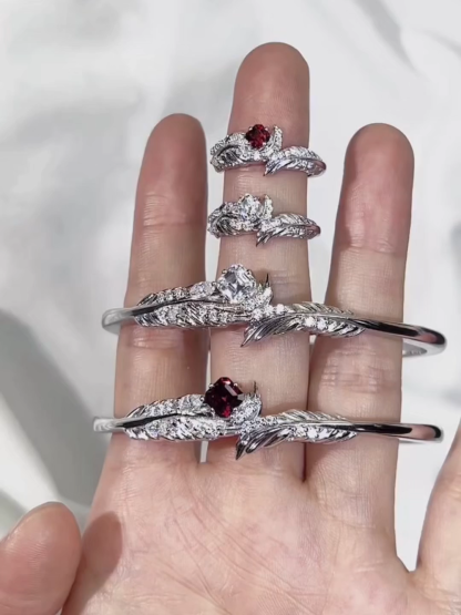 Alternative Darkborne | Feather Bangle | 999 Silver Platinum-Plated Moissanite