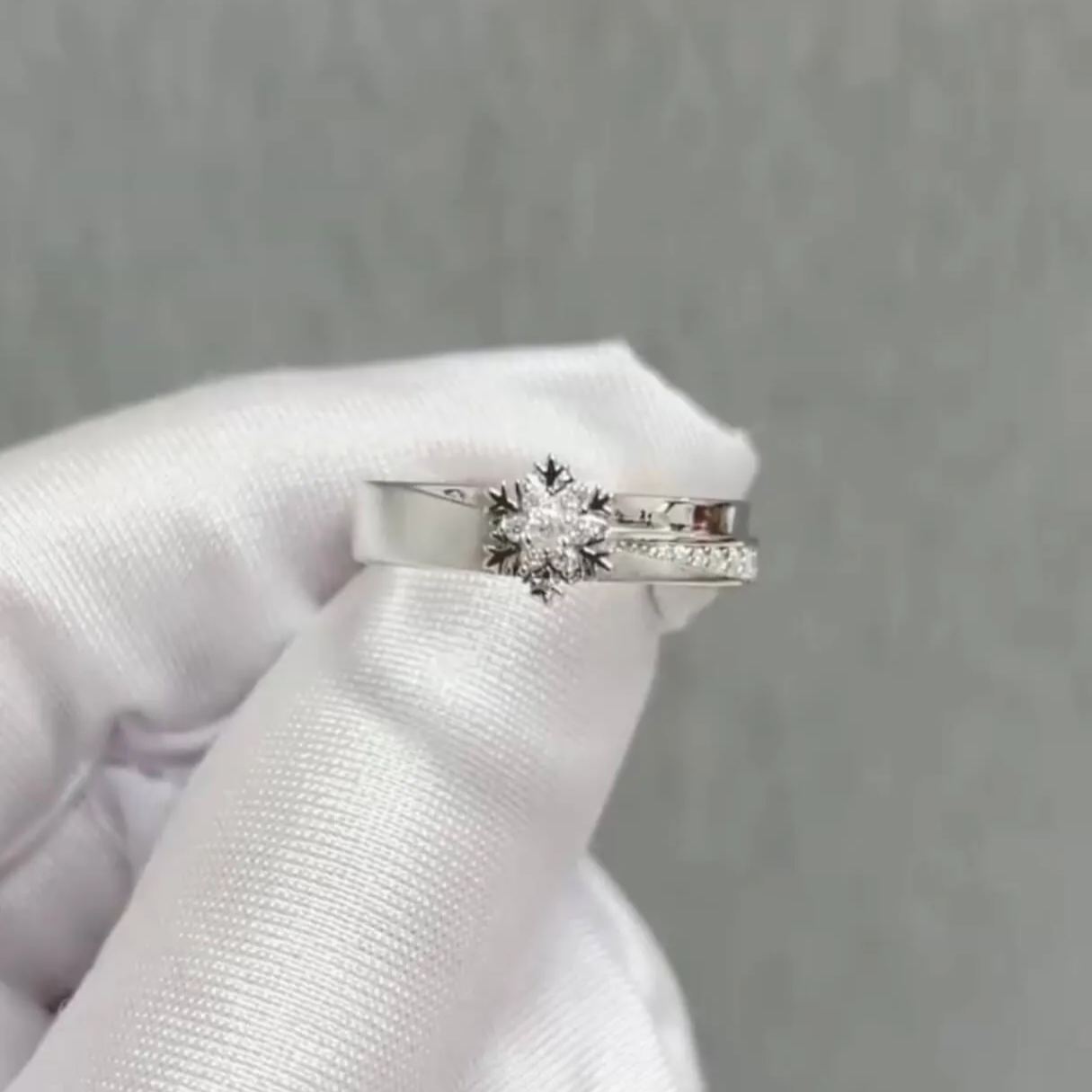 Everlasting Snow | Couple Ring Set  | 925 Sterling Silver Platinum-Plated Moissanite