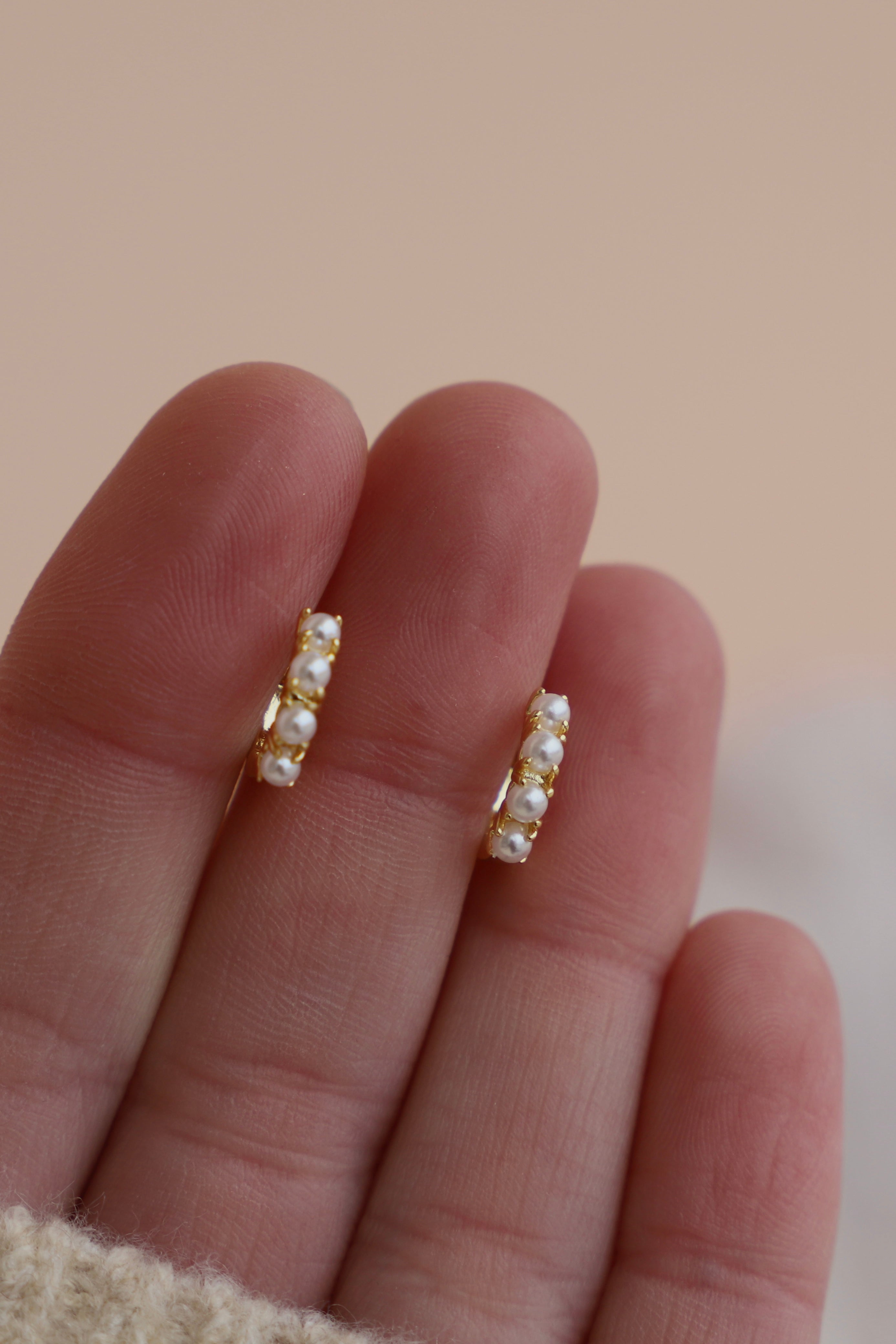Mini Pearl Hoops-Vavasi