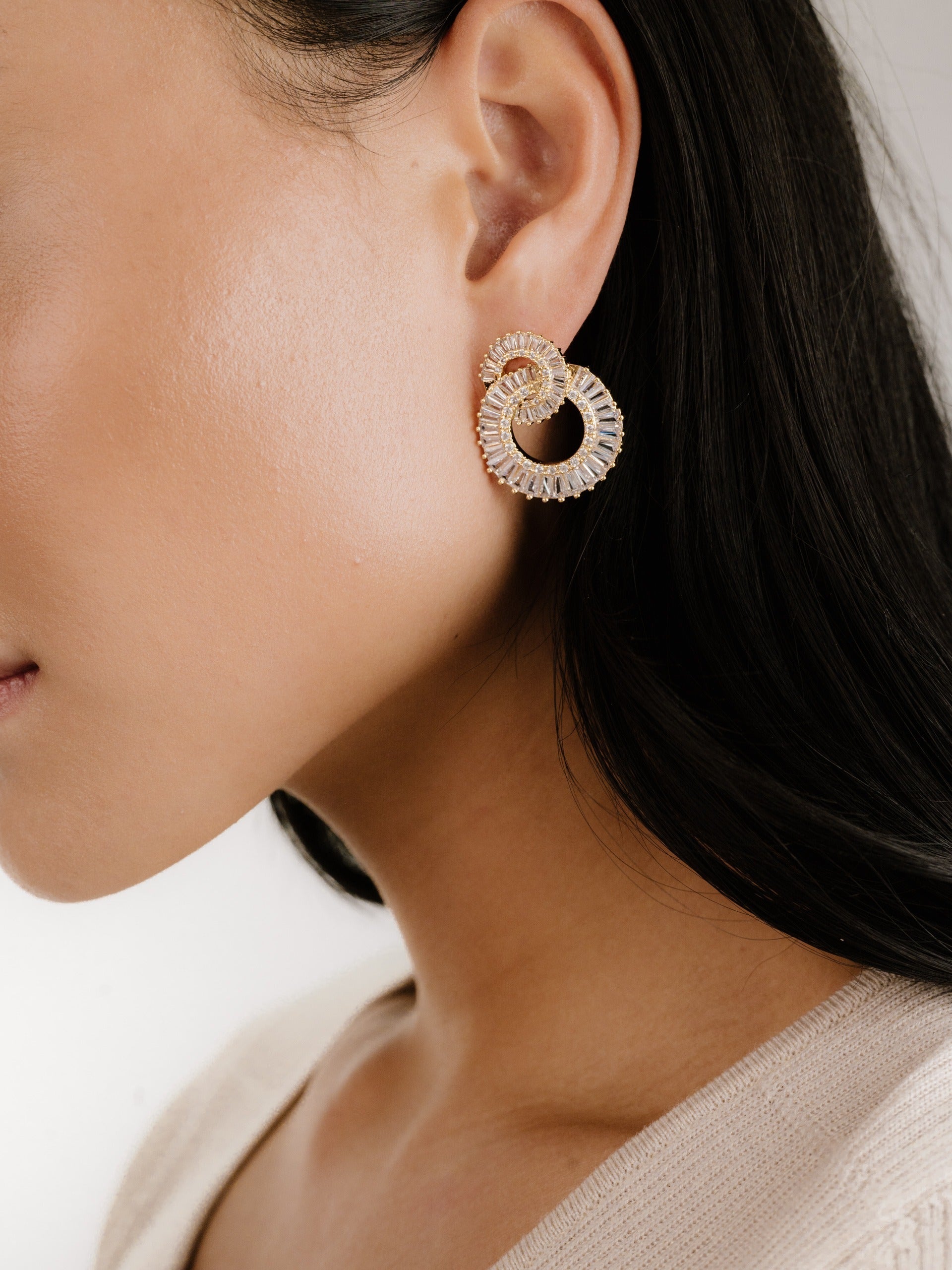 Rotating Circles Crystal Earrings-Vavasi