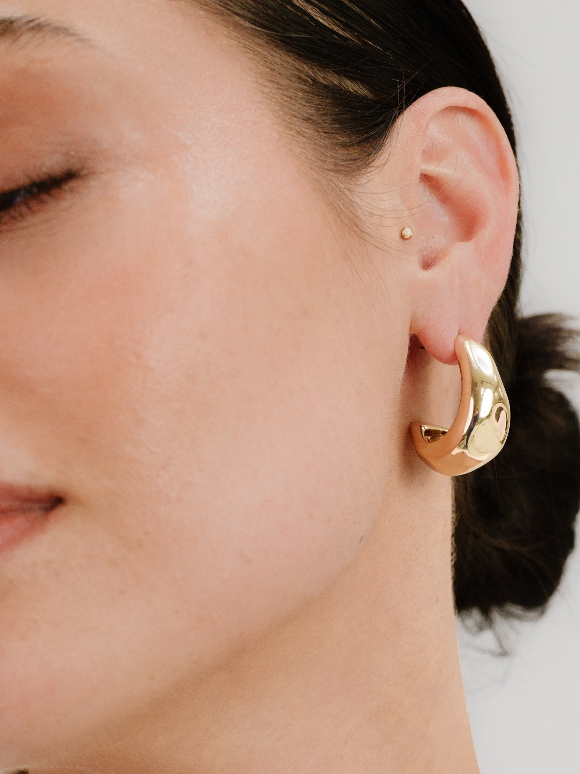 True Golden Hoop Earrings-Vavasi