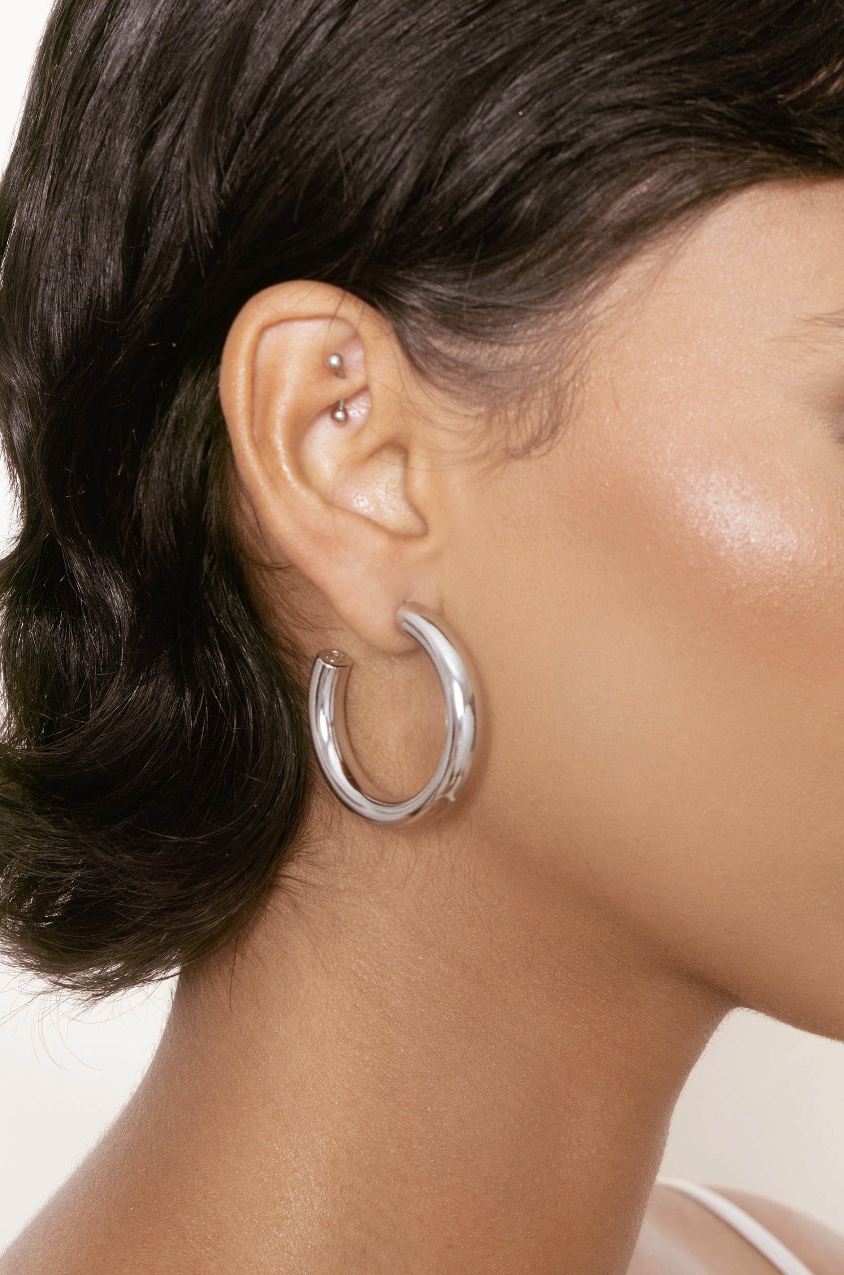 Medium Thick Classic Hoops-Vavasi