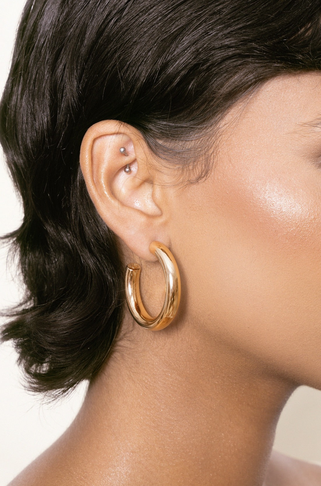 Medium Thick Classic Hoops-Vavasi