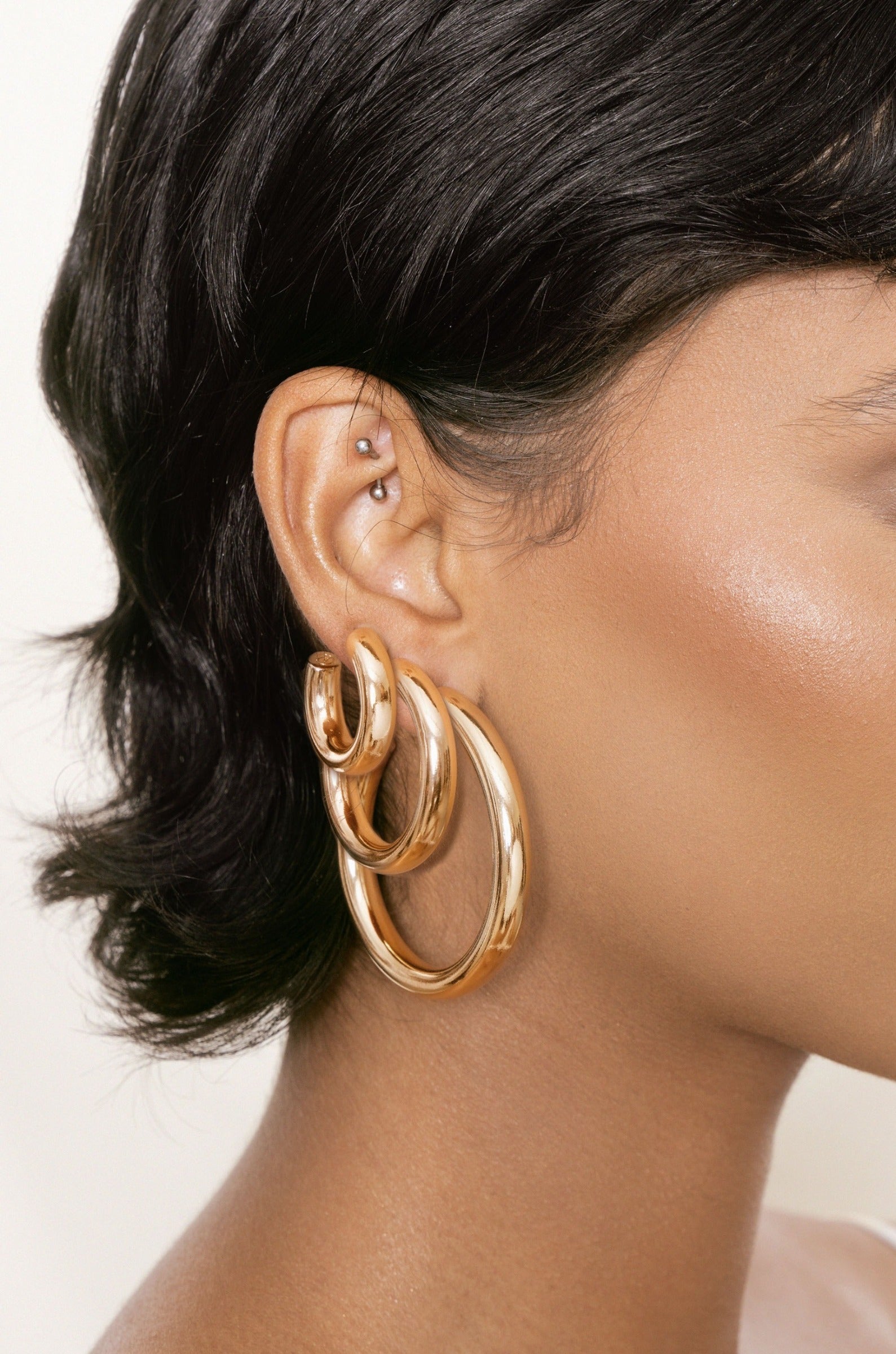 Medium Thick Classic Hoops-Vavasi