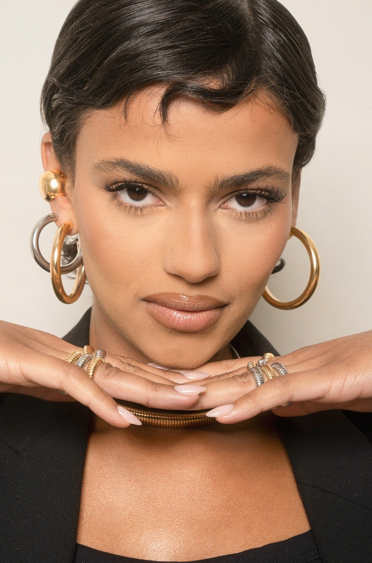Medium Thick Classic Hoops-Vavasi