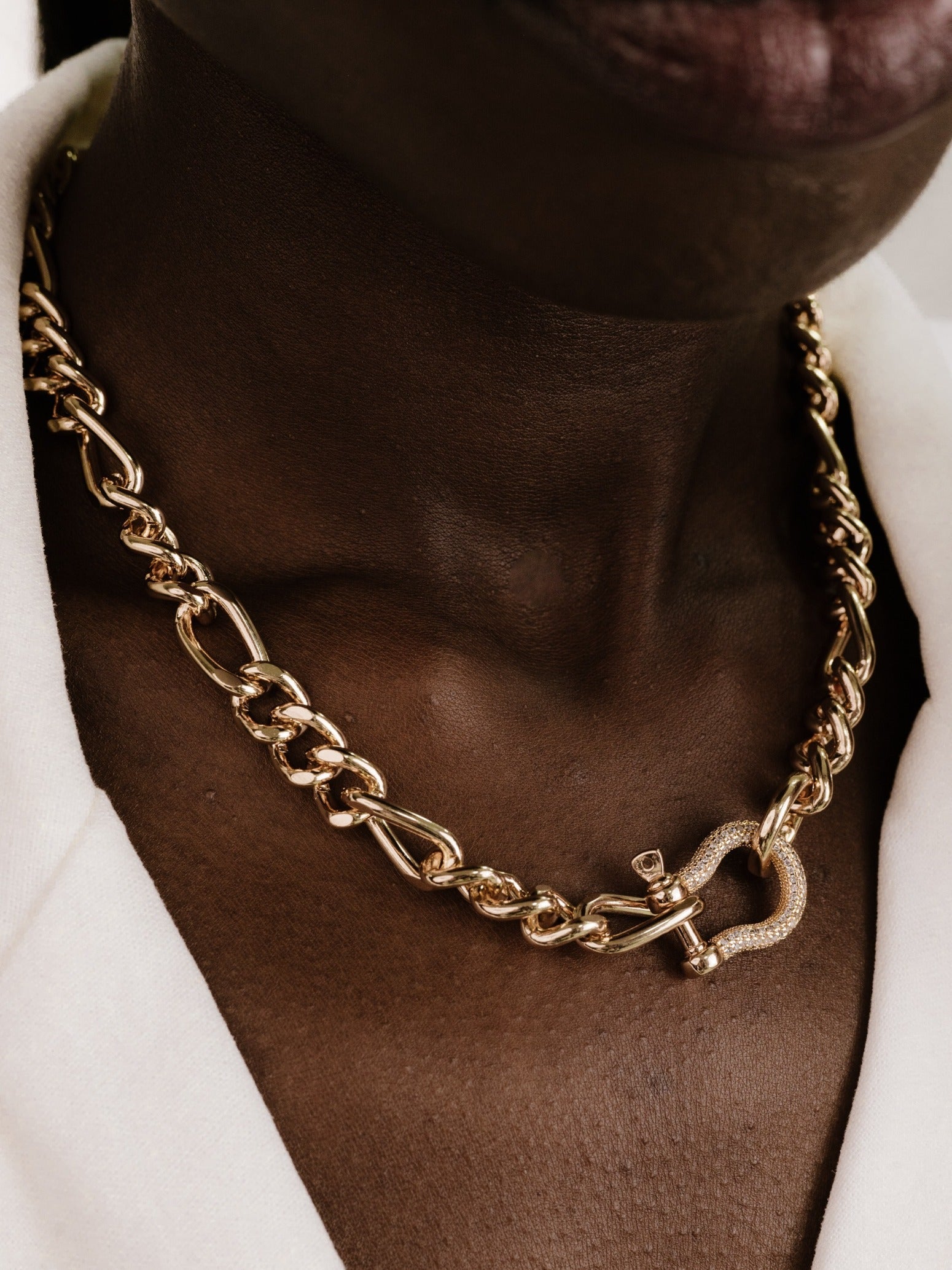 Cuffed Love Chain Link Necklace-Vavasi