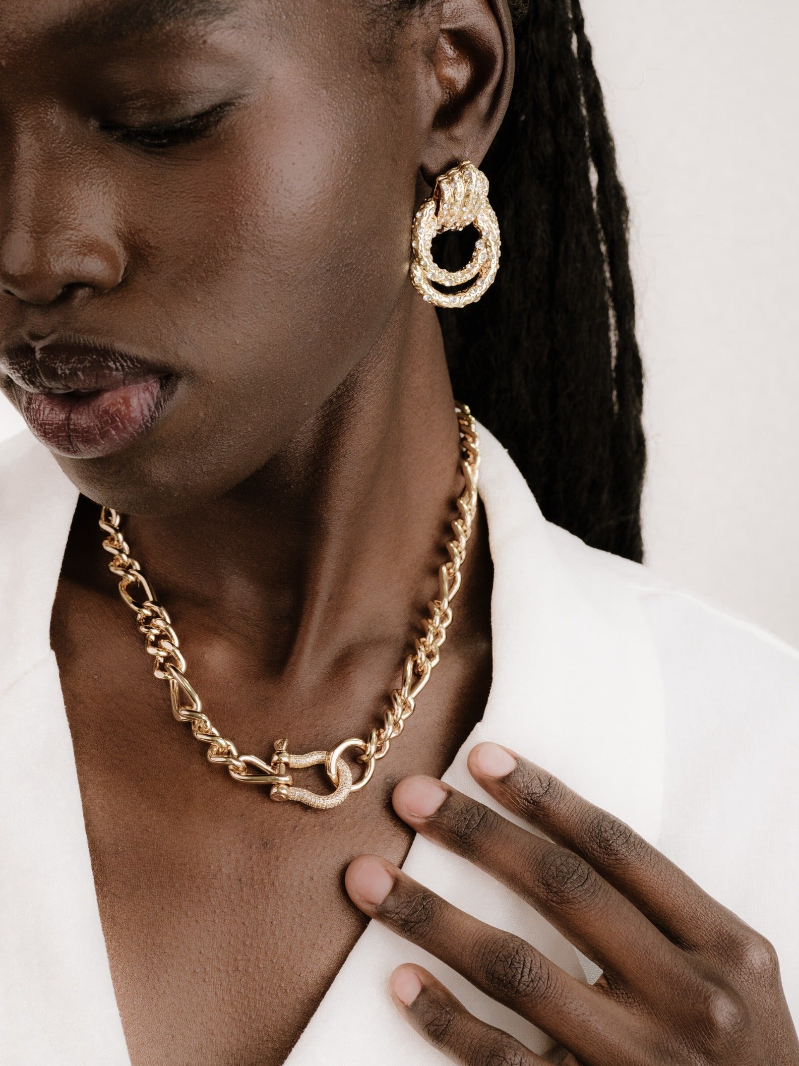 Cuffed Love Chain Link Necklace-Vavasi