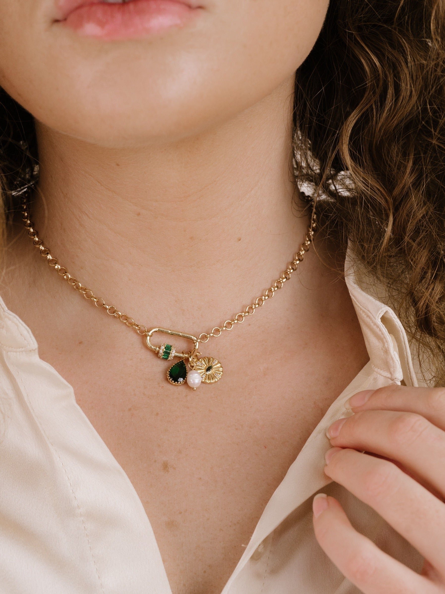 Green Queen Crystal Charm Necklace-Vavasi
