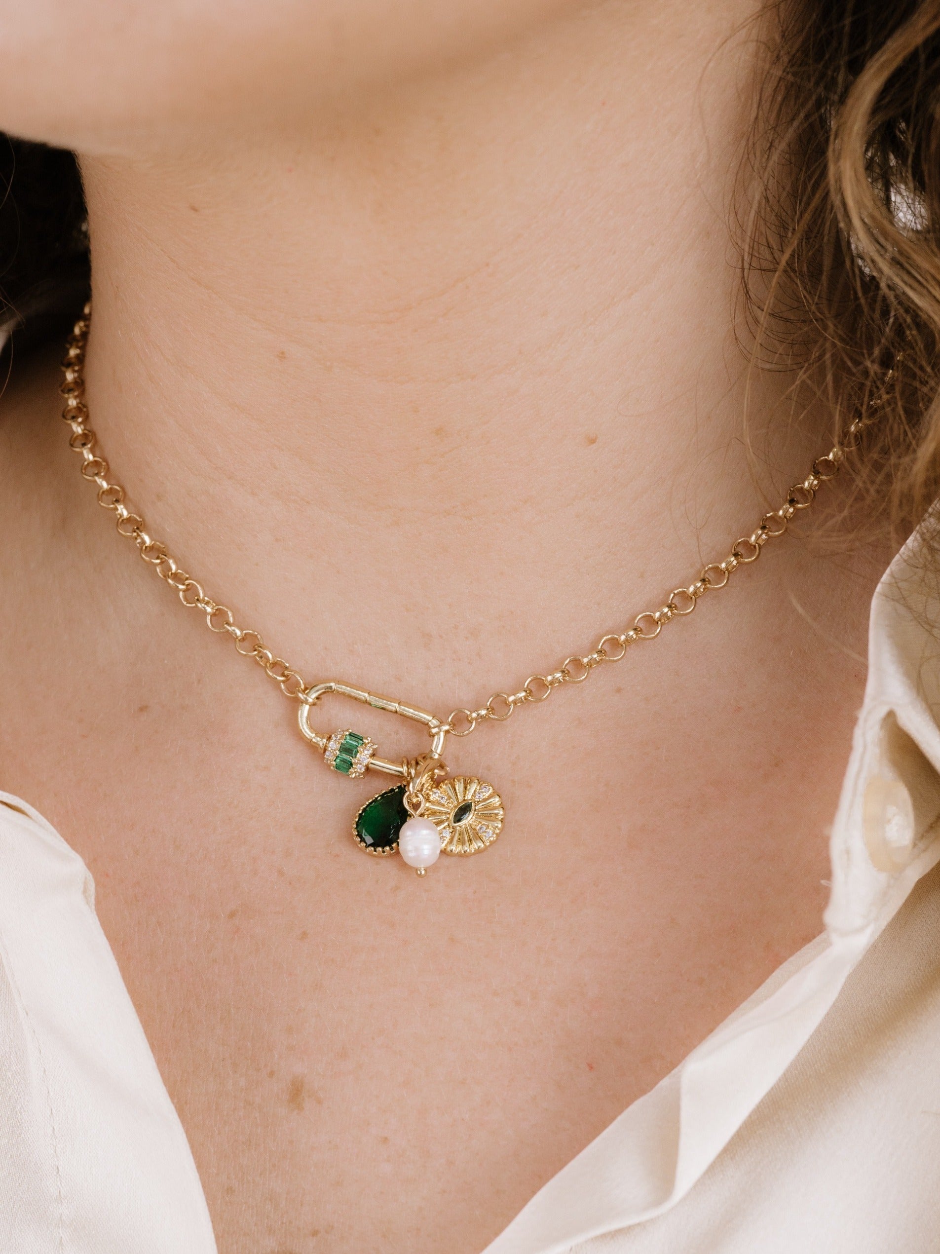 Green Queen Crystal Charm Necklace-Vavasi
